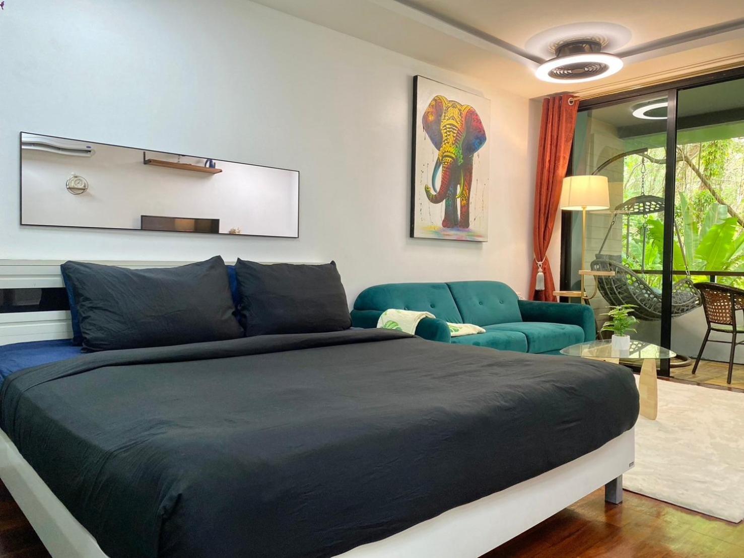 The Unity Seaview & Mountain -