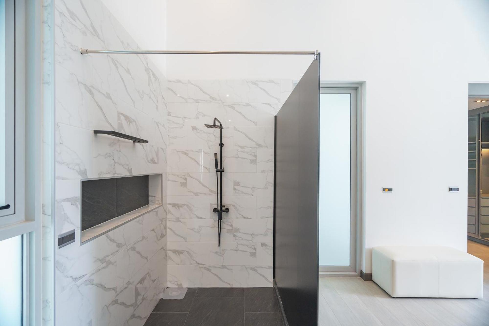 Spacious 3br Pool At Grand View In Bangtao Villa