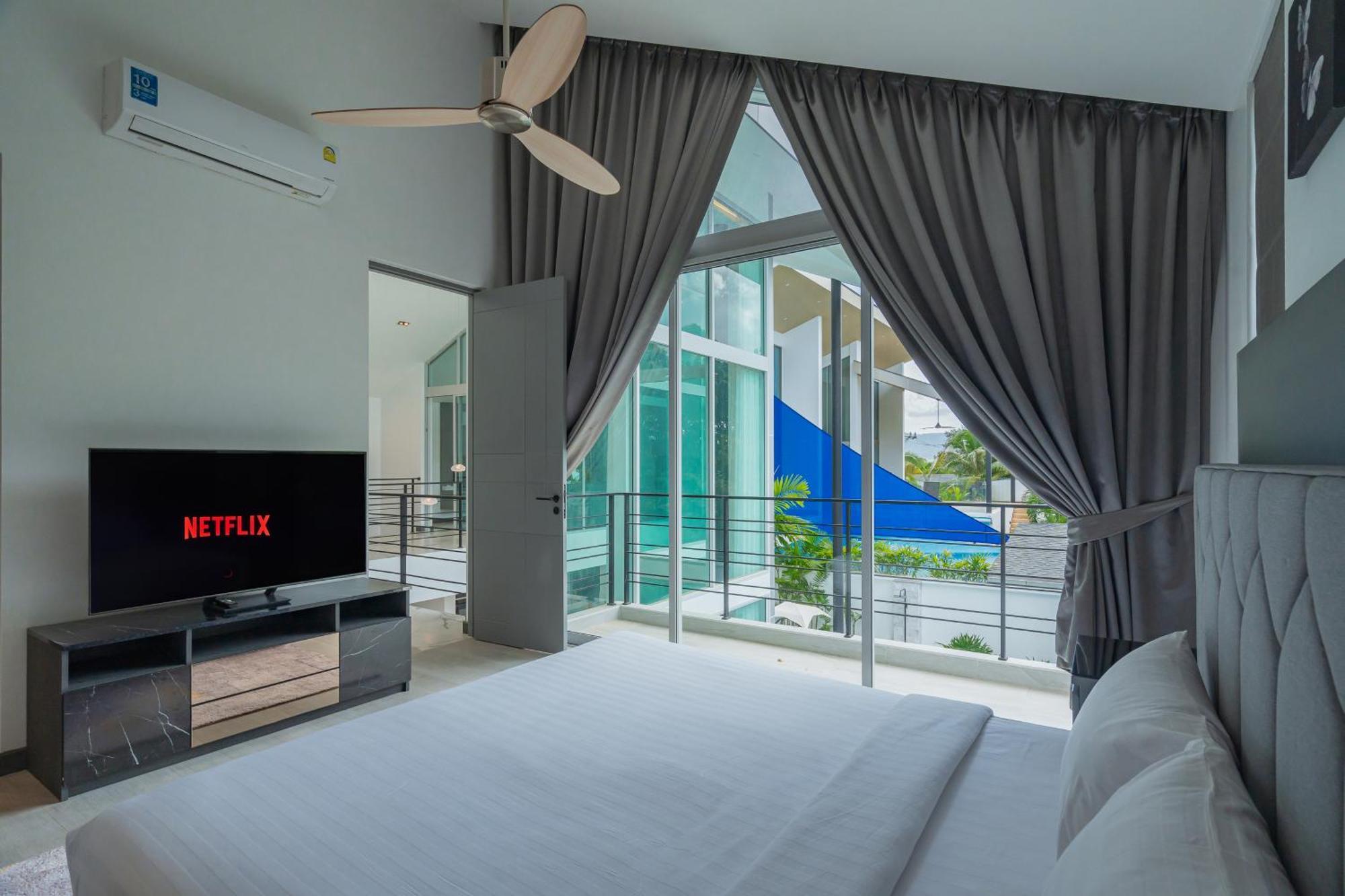 Spacious 3br Pool At Grand View In Bangtao Villa