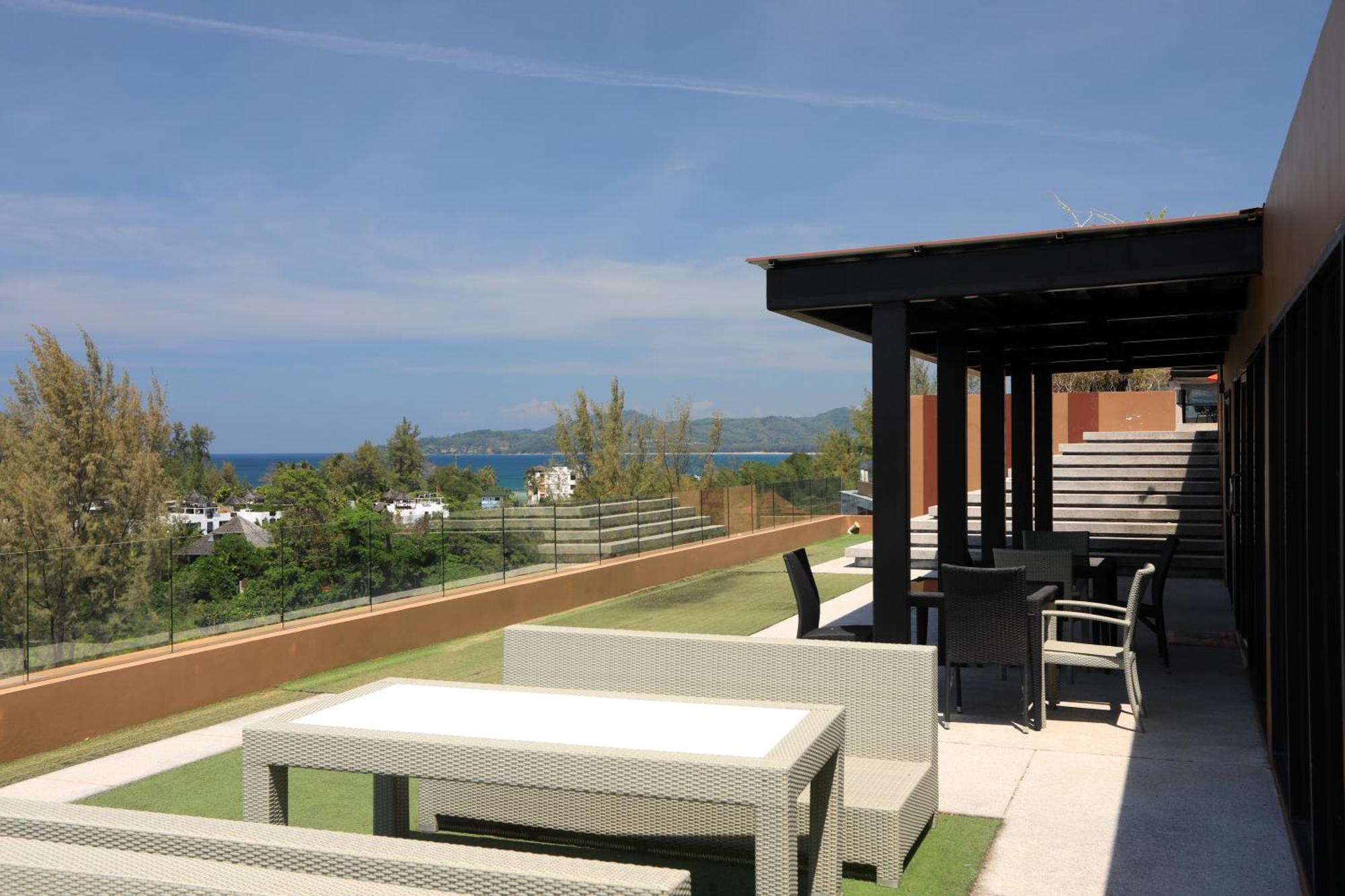 Walking To Surin By Capital Pro Apartment Phuket