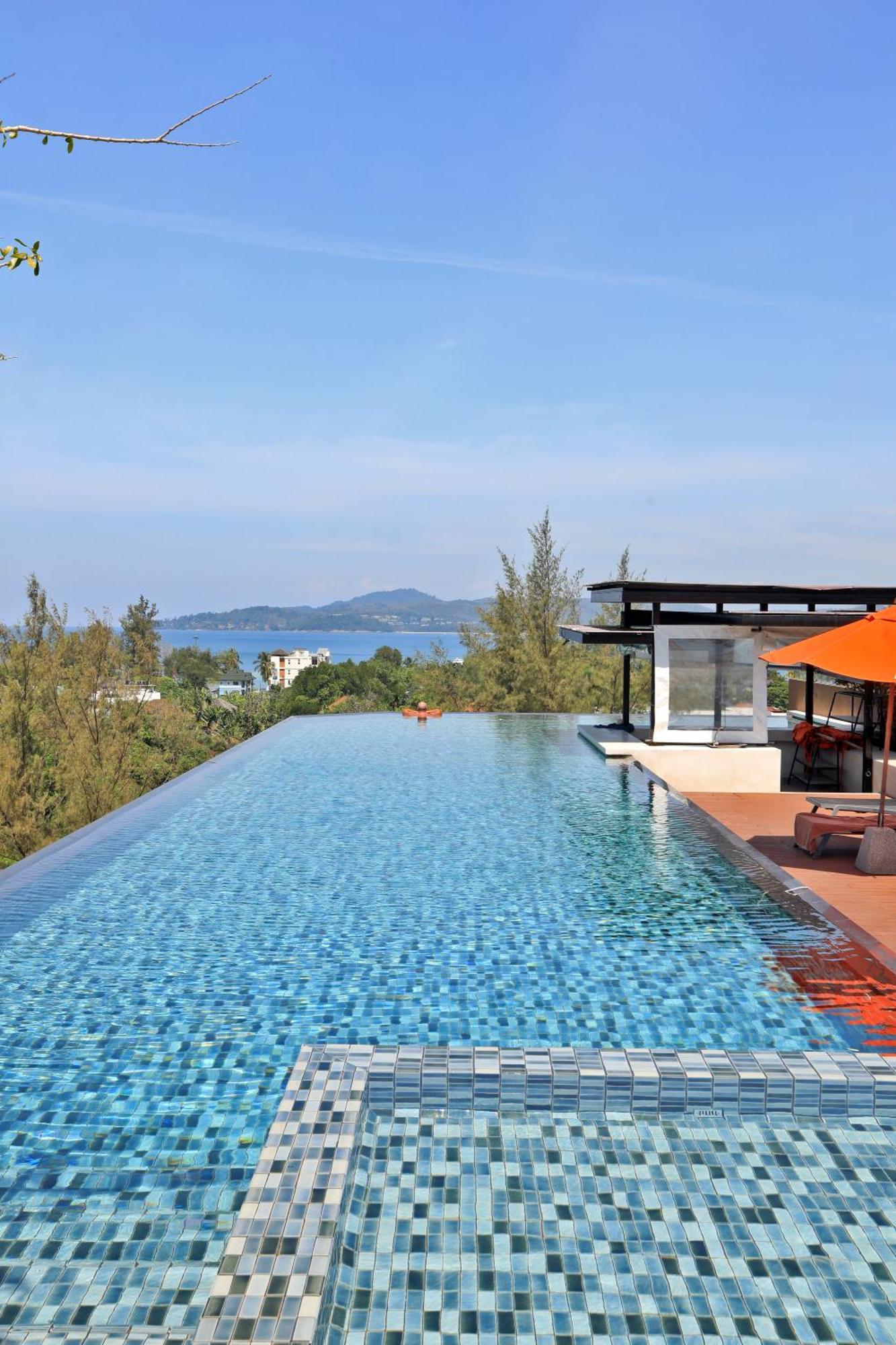 Walking To Surin By Capital Pro *