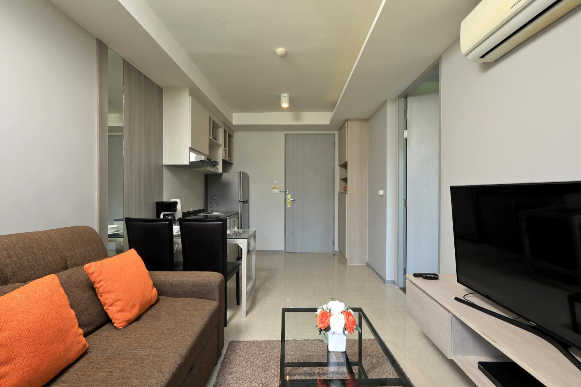 Walking To Surin By Capital Pro Apartment *
