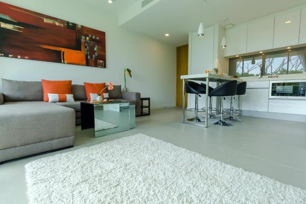 2Bdr Apartment Oceanstone Laguna By Capital Pro Apartment