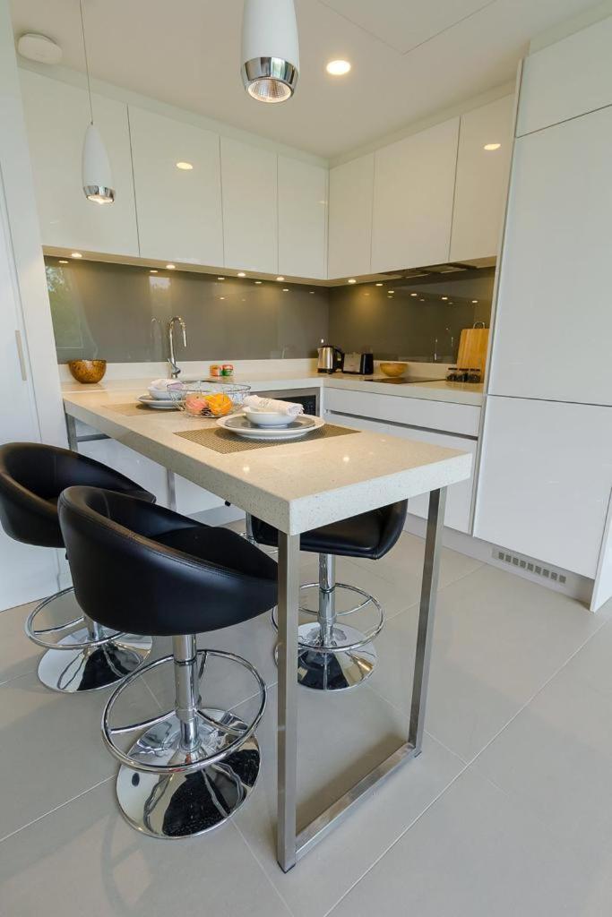 2Bdr Apartment Oceanstone Laguna By Capital Pro