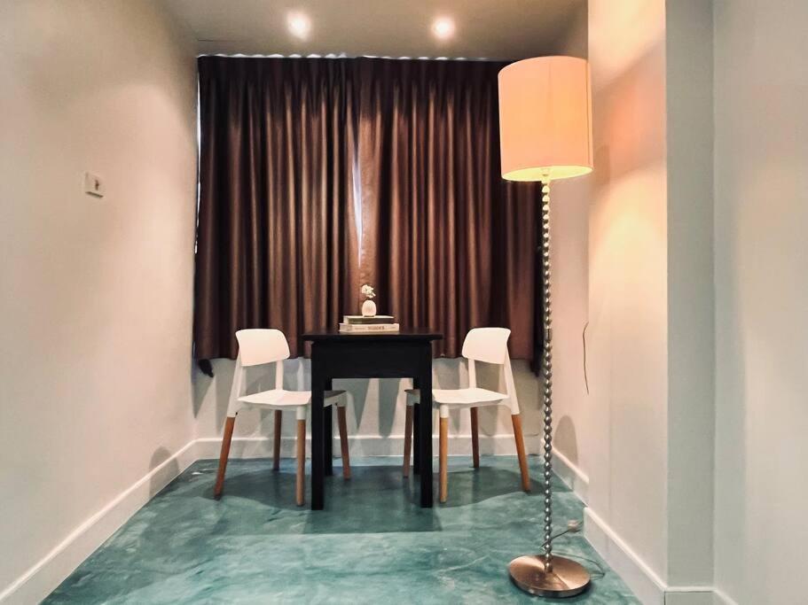 Apartment Chic Near *