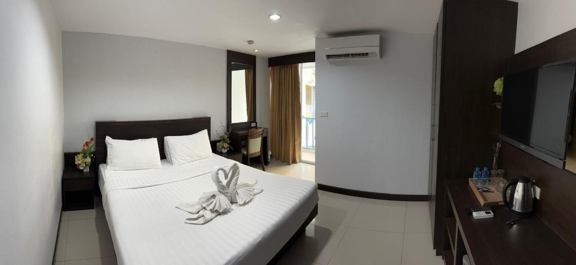 Hotel La Casa Patong