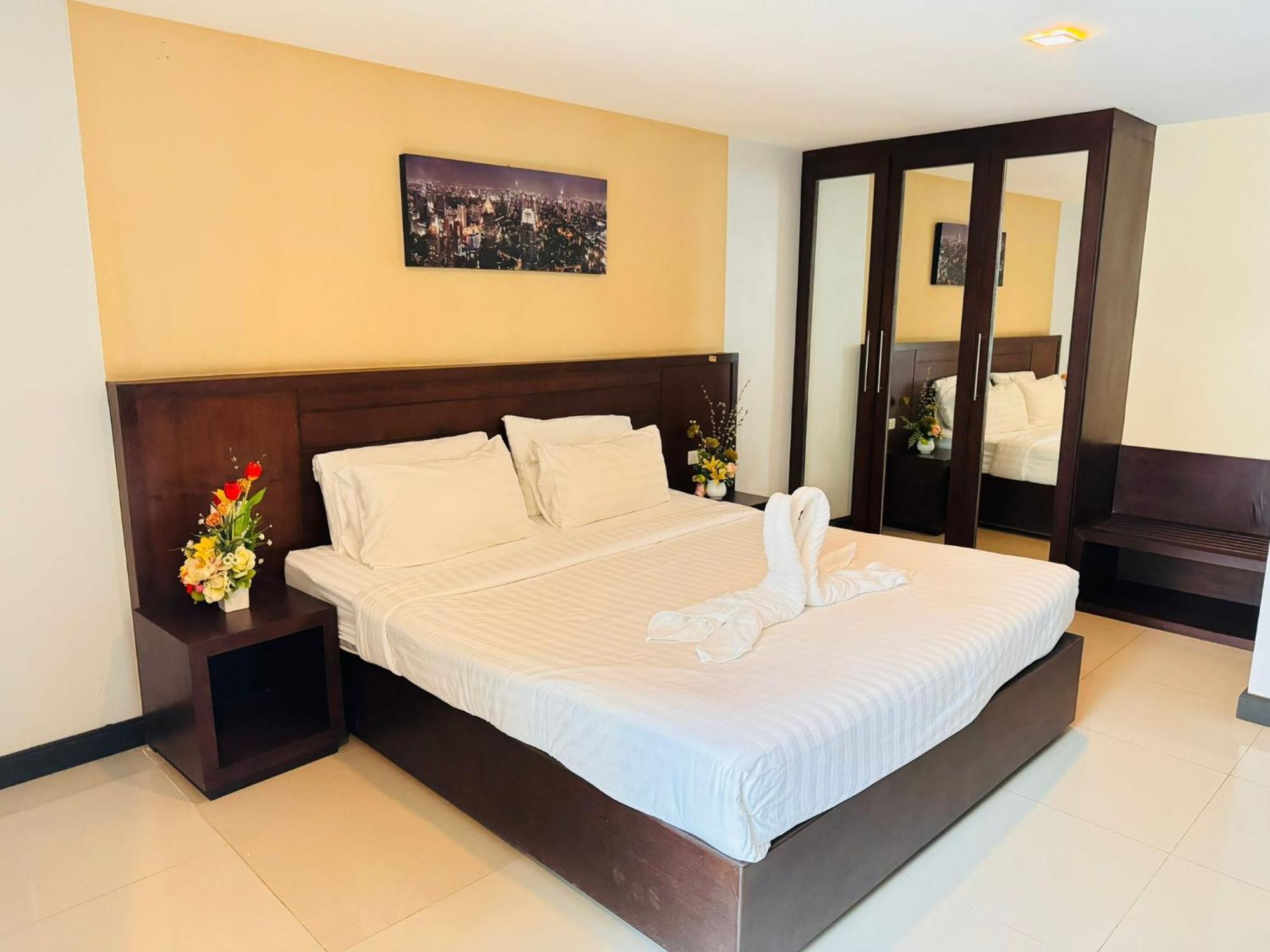 La Casa Hotel Patong