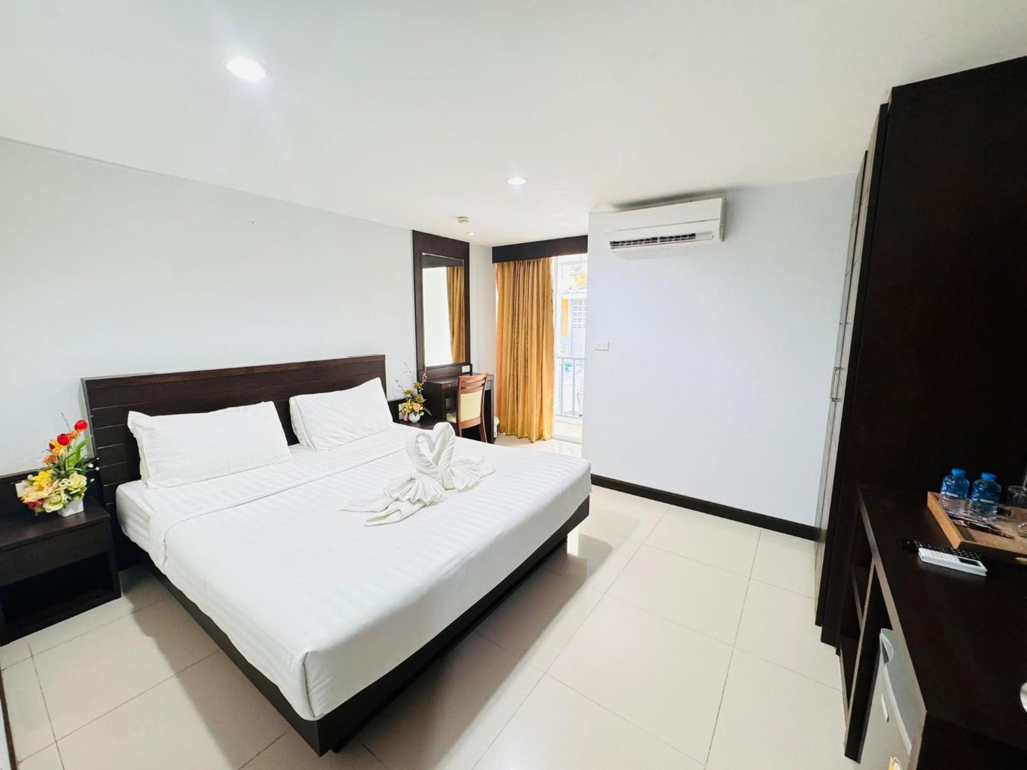 Hotel La Casa Patong