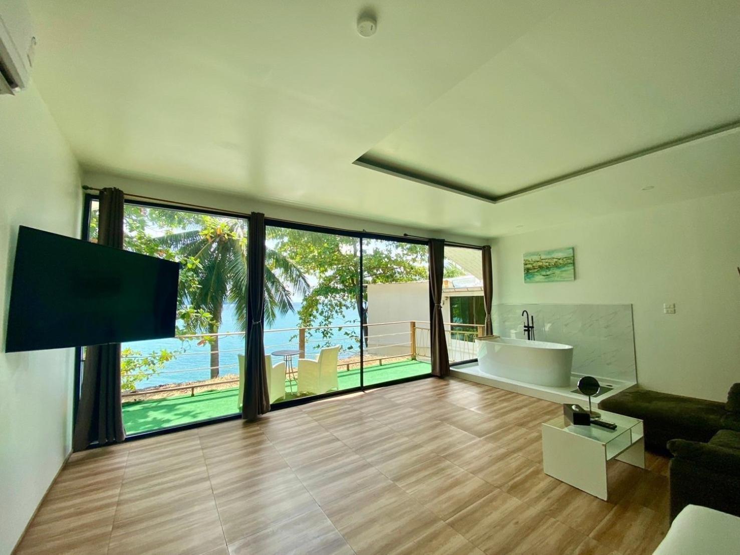 Sunset Phuket Hotel 3*