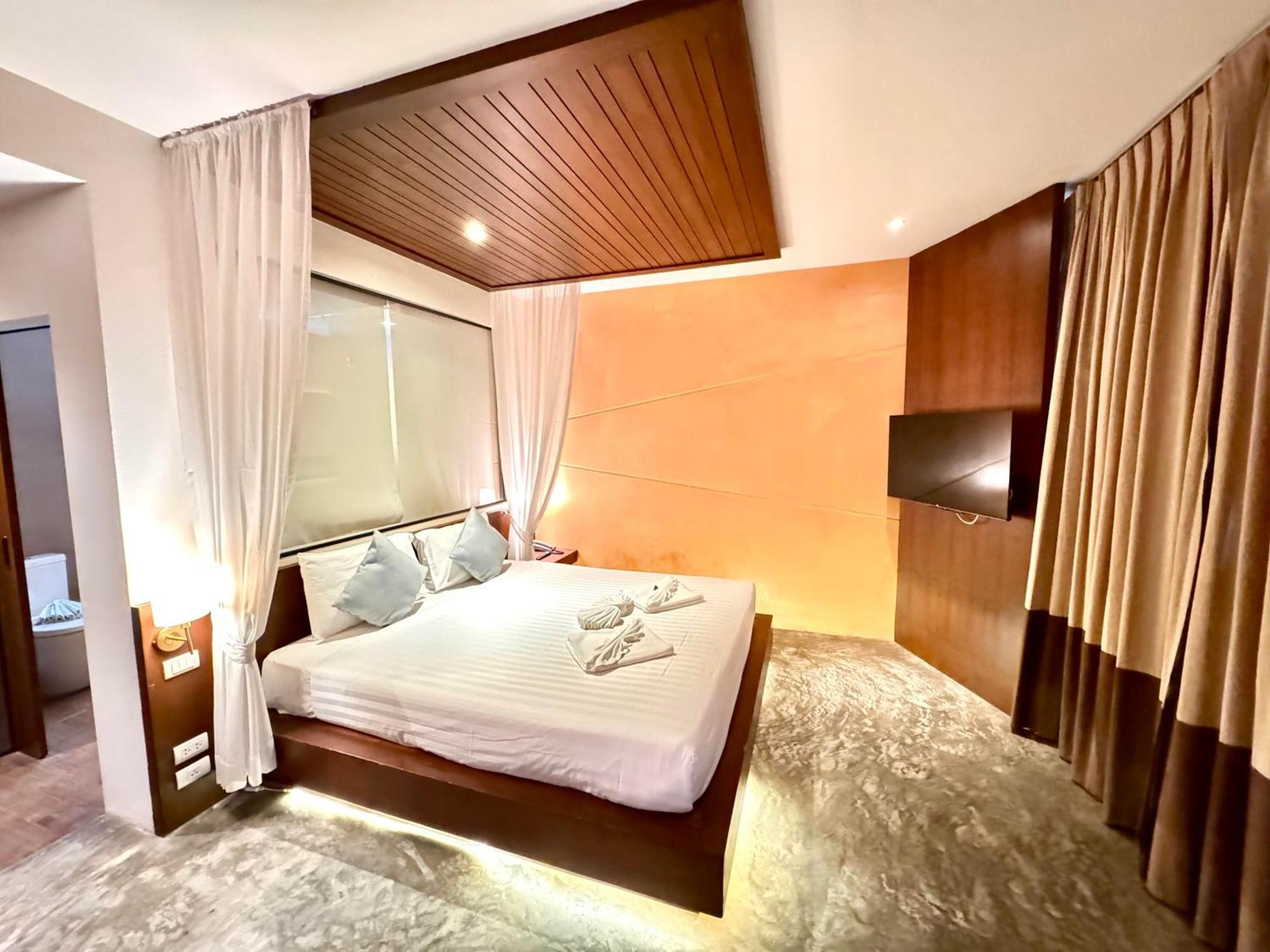 Hotel De Coze Patong