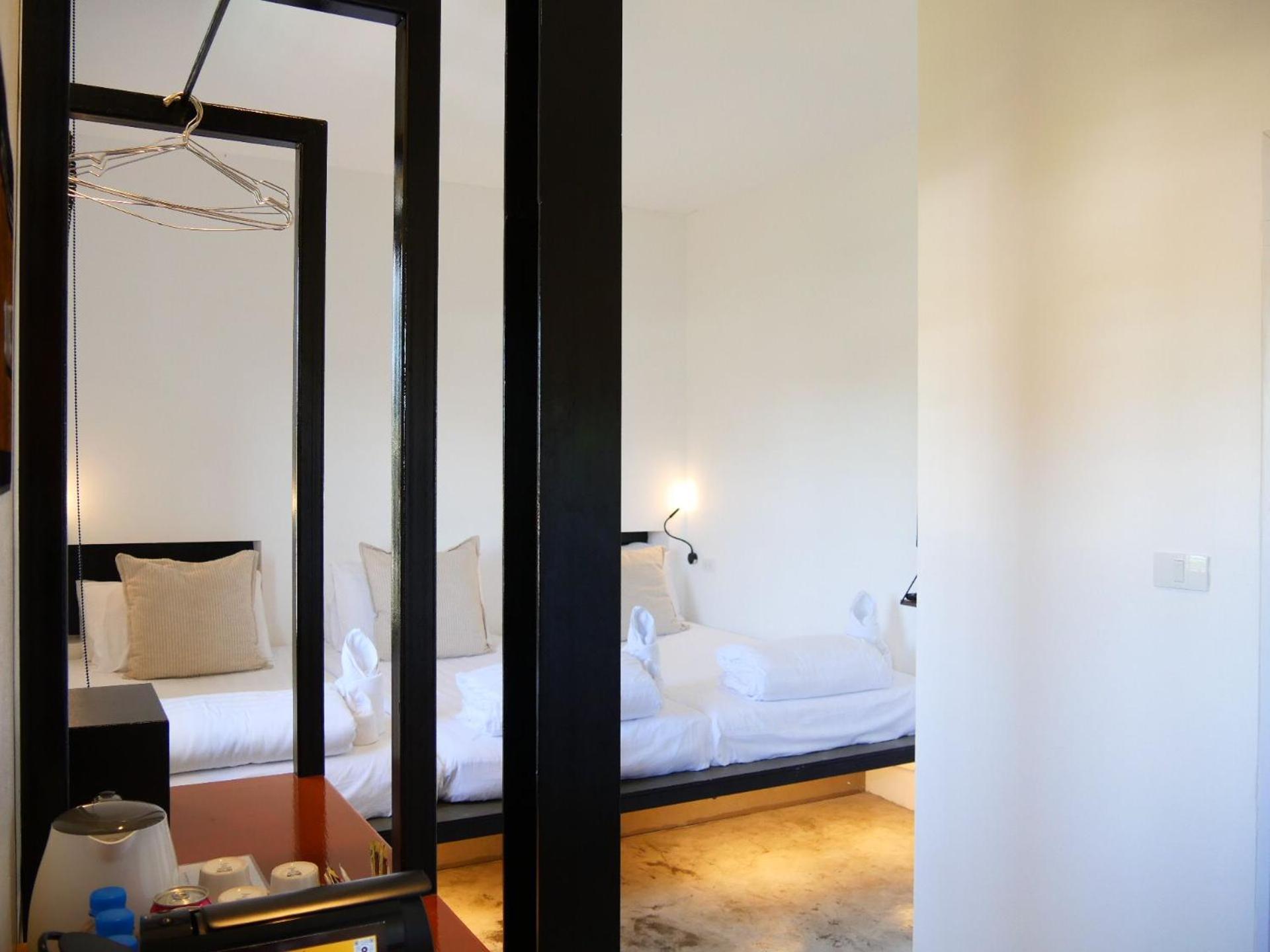 Hostel Book A Bed Poshtel - Sha Phuket
