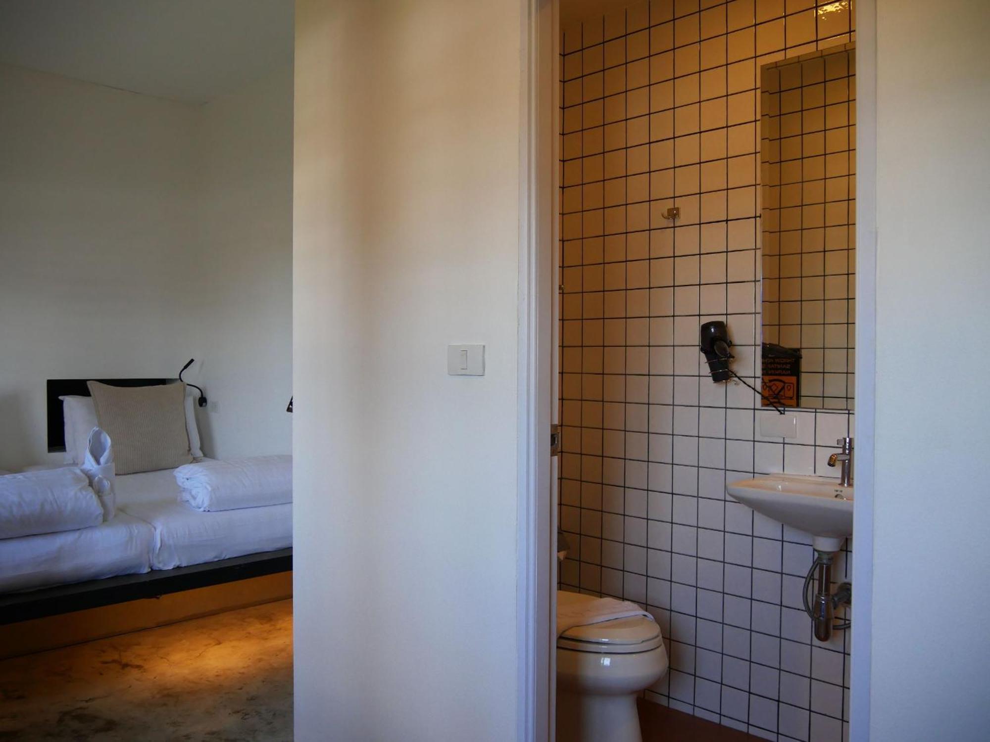 Book A Bed Poshtel - Sha Hostel *