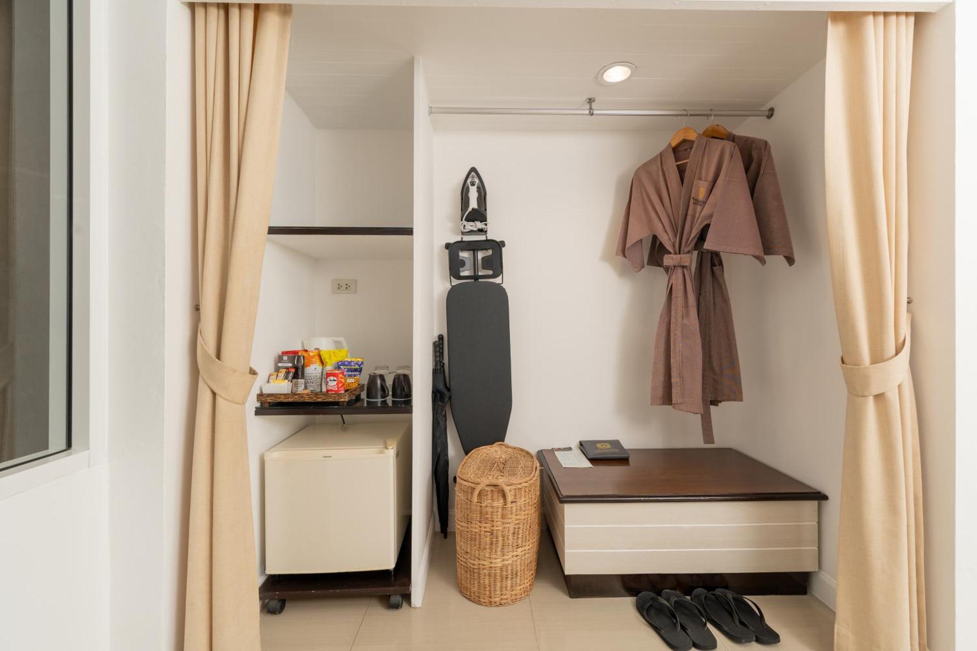 Resort Thavorn Beach Village & Spa Phuket 5*