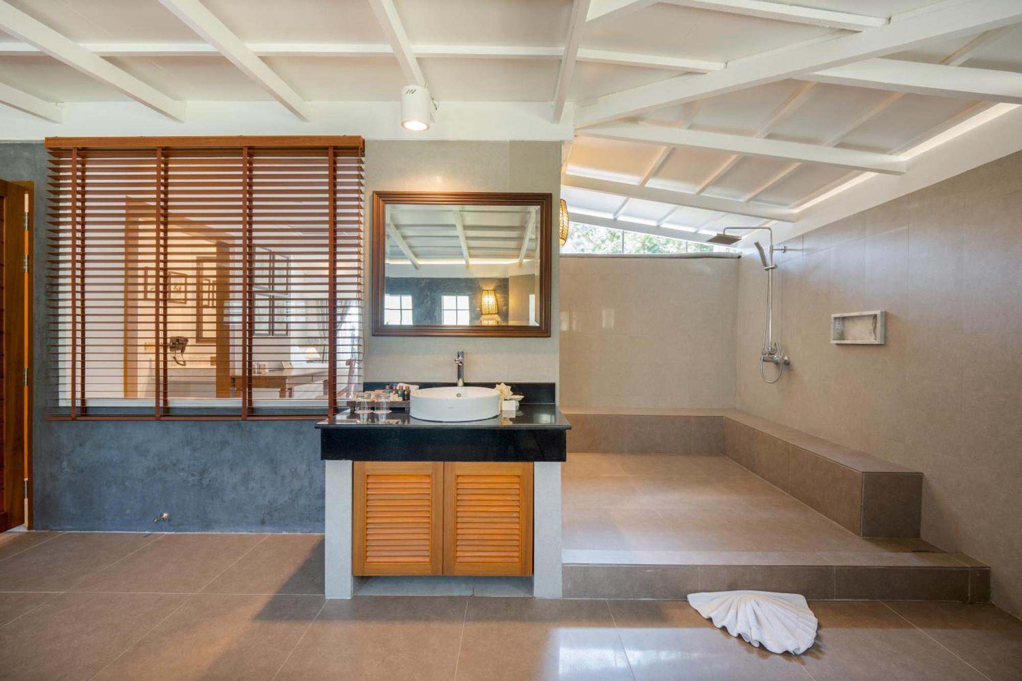 Thavorn Beach Village & Spa Phuket Resort 5*