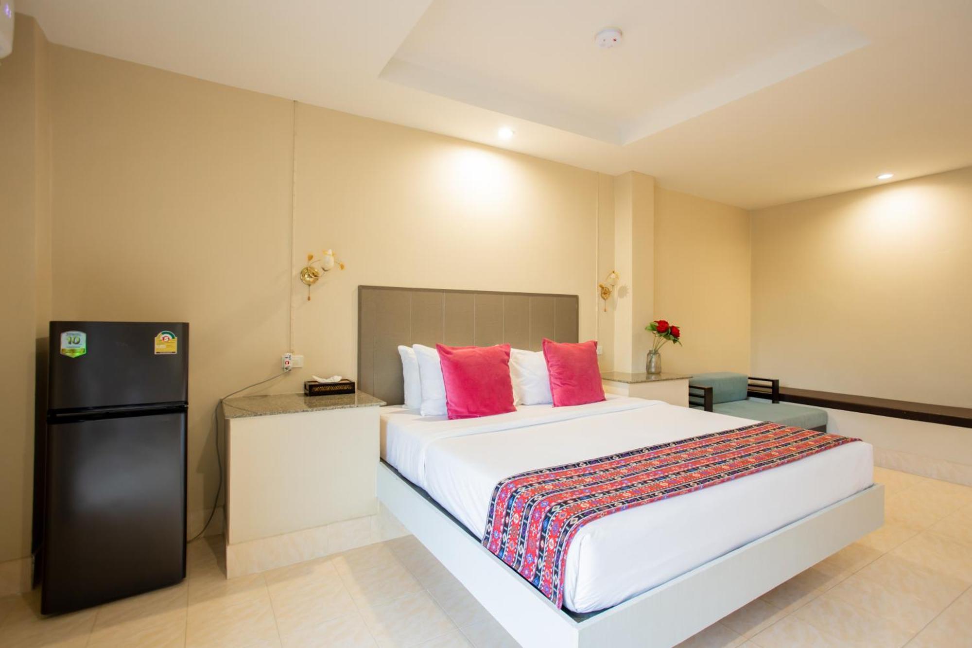 Tri's Miracle Side Aparthotel Kata Beach (Phuket)