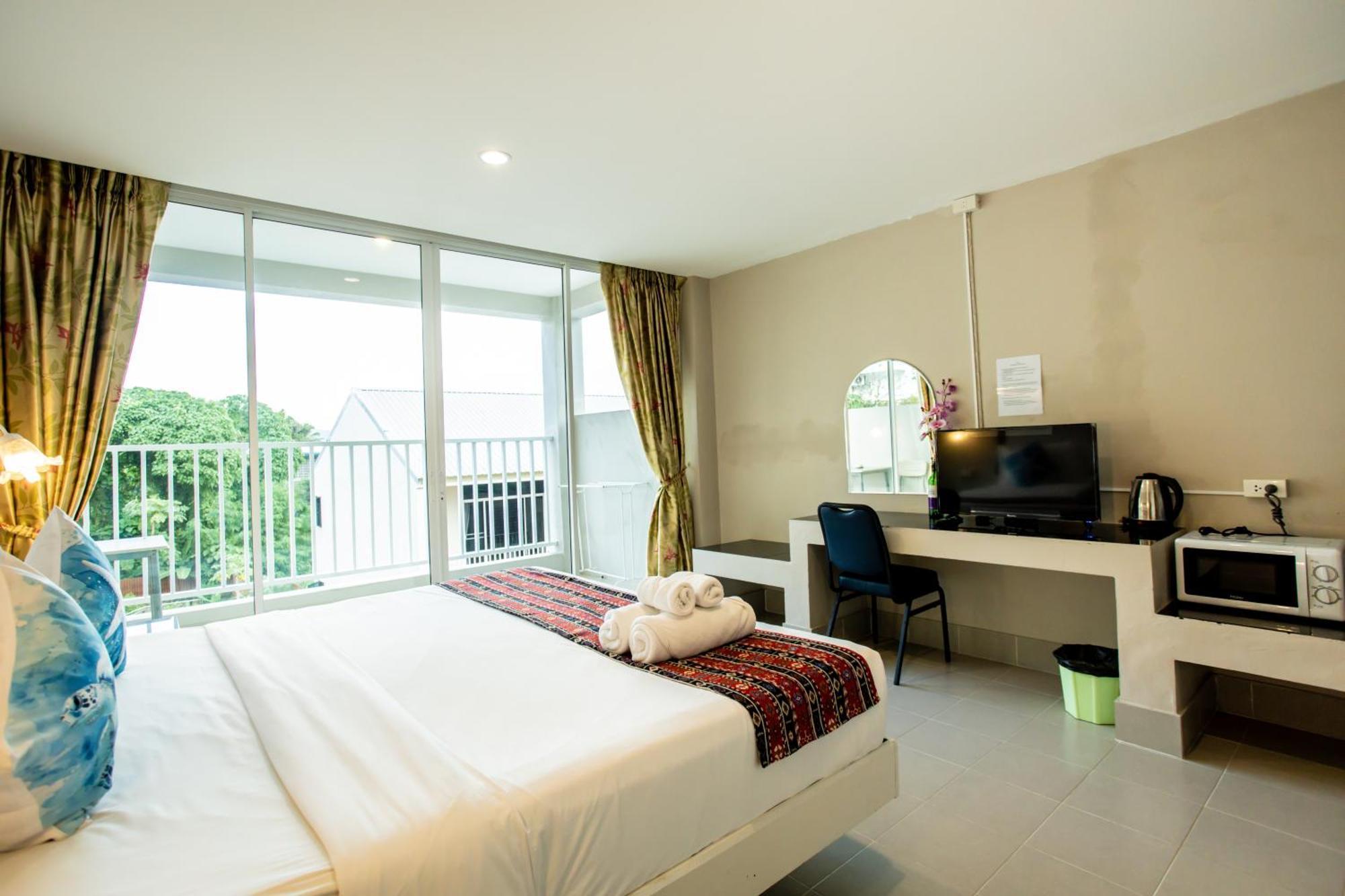 Aparthotel Tri's Miracle Side *