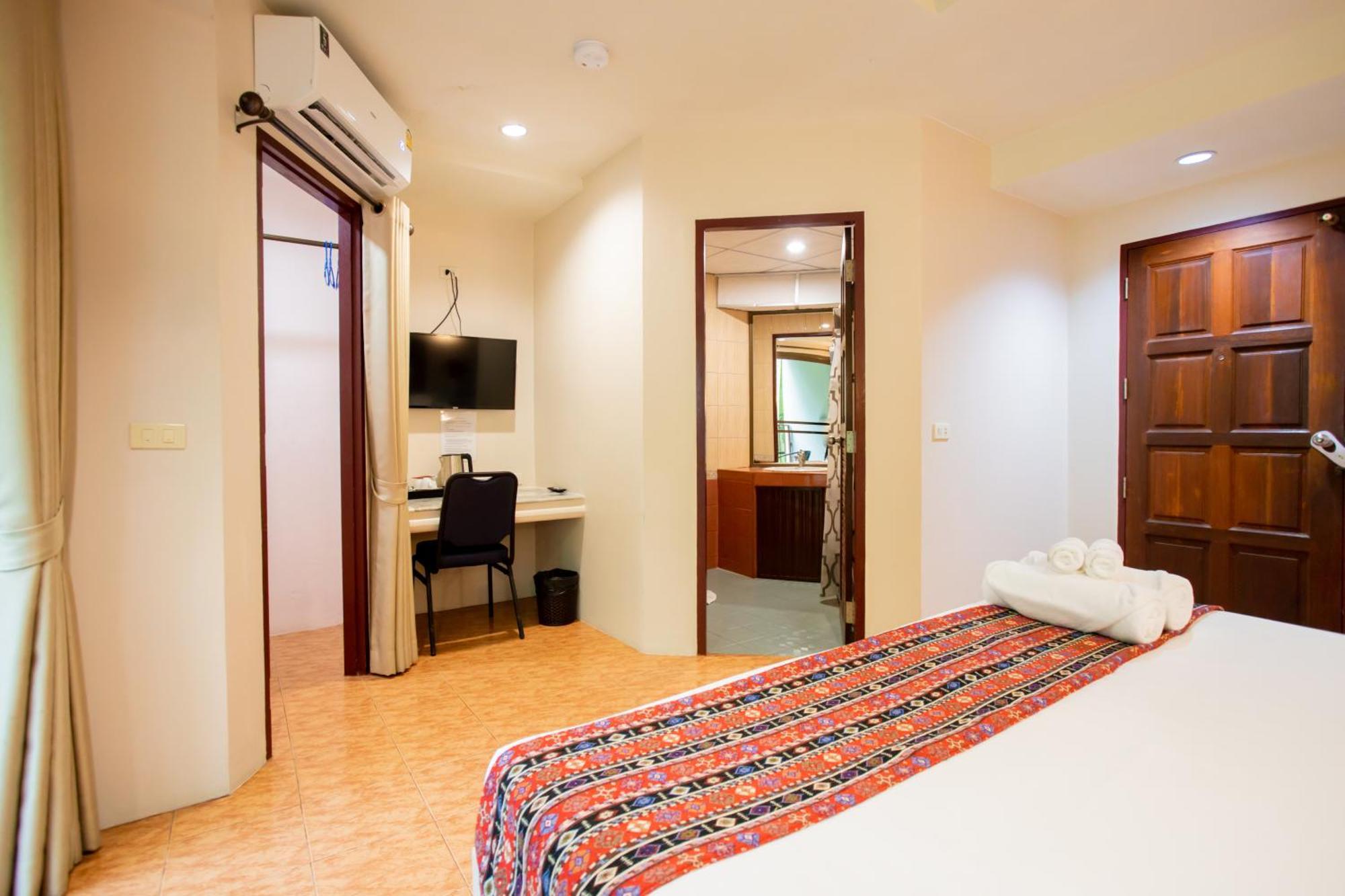 Aparthotel Tri's Miracle Side