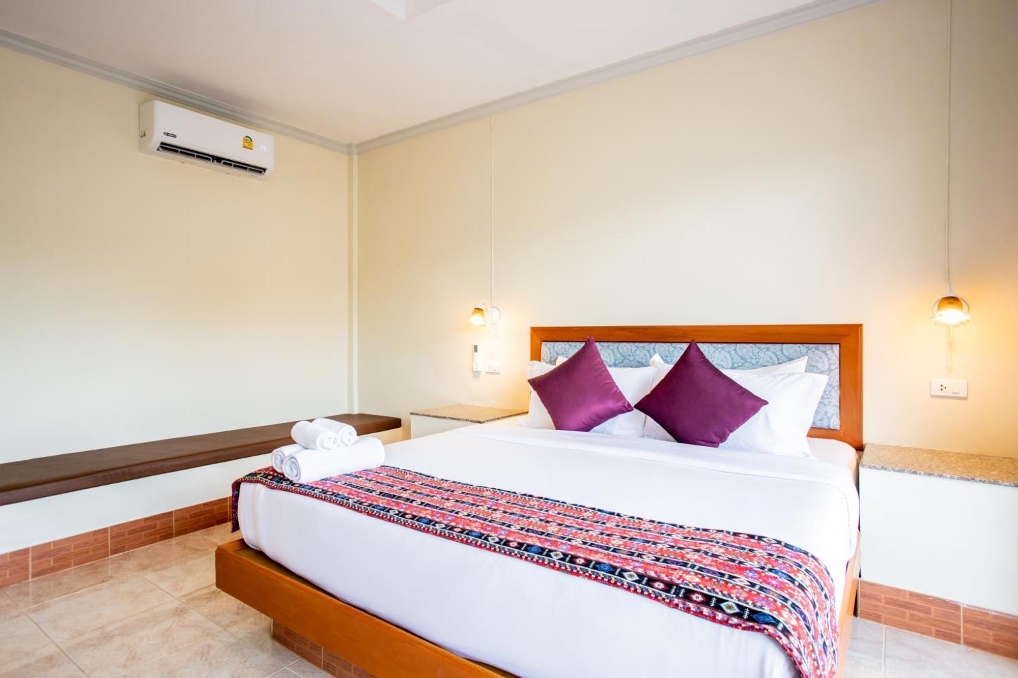 Aparthotel Tri's Miracle Side *