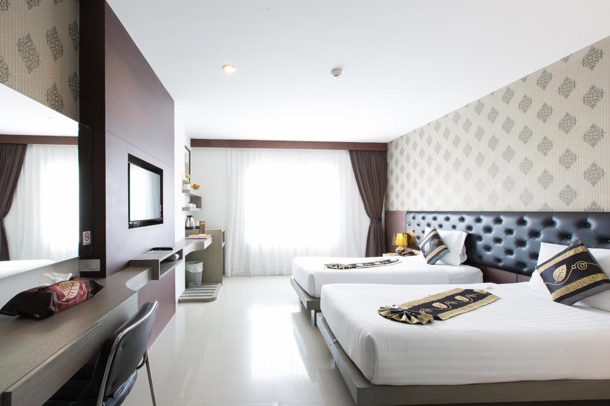 Hemingways Silk Hotel 4*
