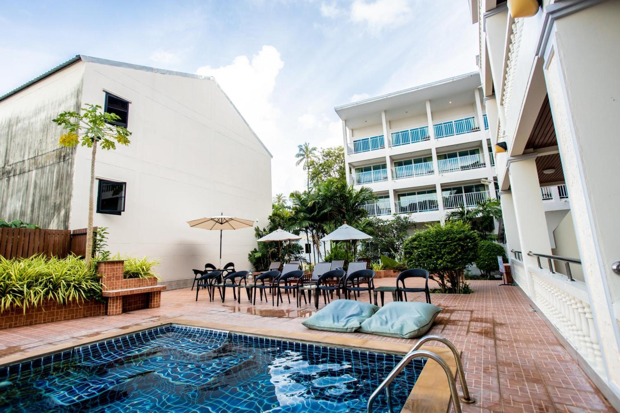 Tri's Miracle Side Aparthotel