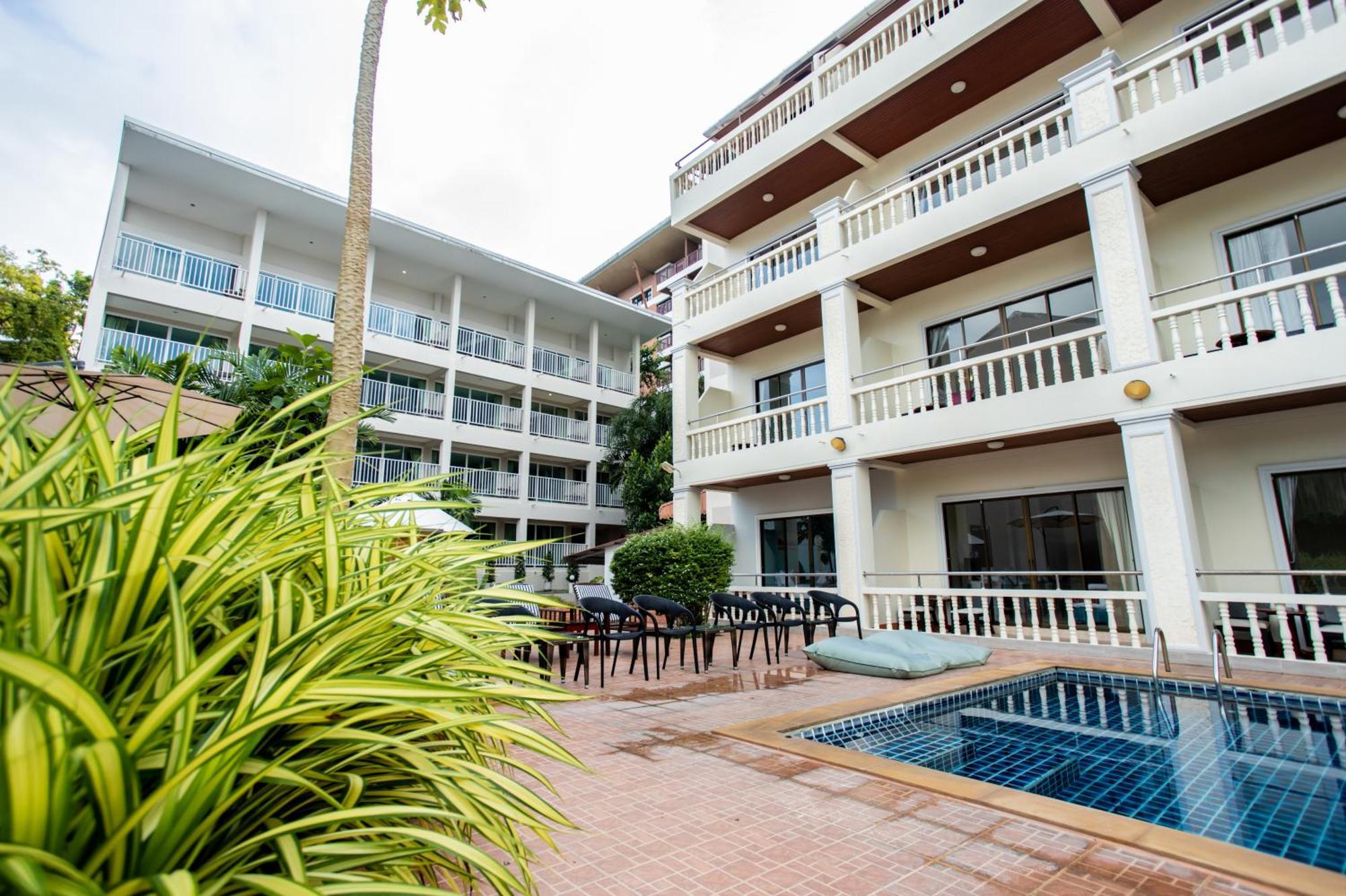 Tri's Miracle Side Aparthotel