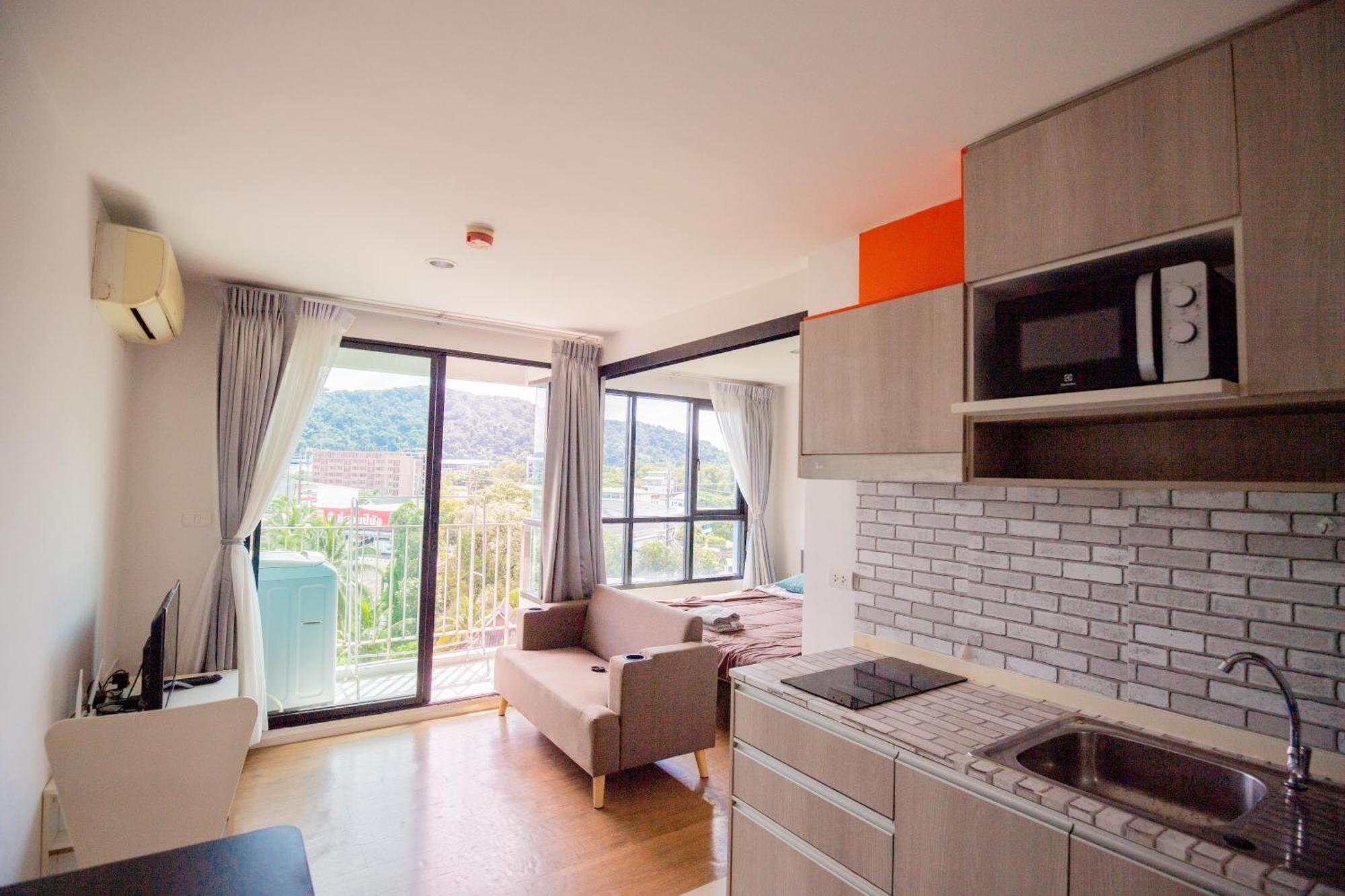04near Shopping Malls And Naka Night Market Apartment Phuket