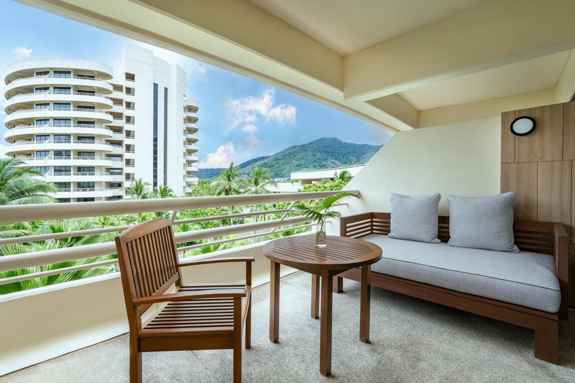 Pullman Phuket Beach Tempat peranginan Karon