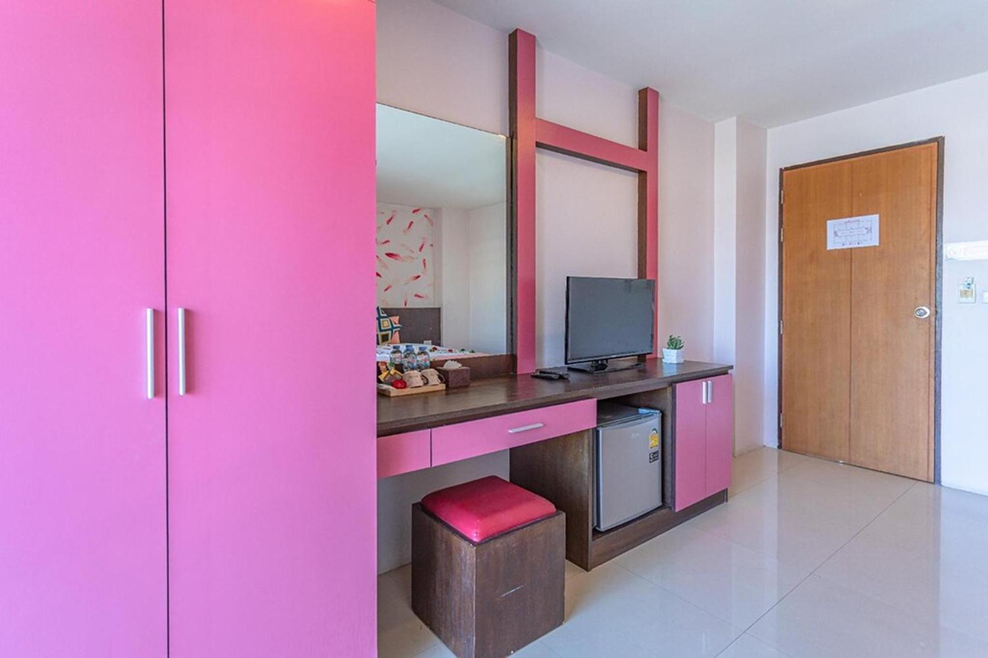 Albergue Sunflower Hld *
