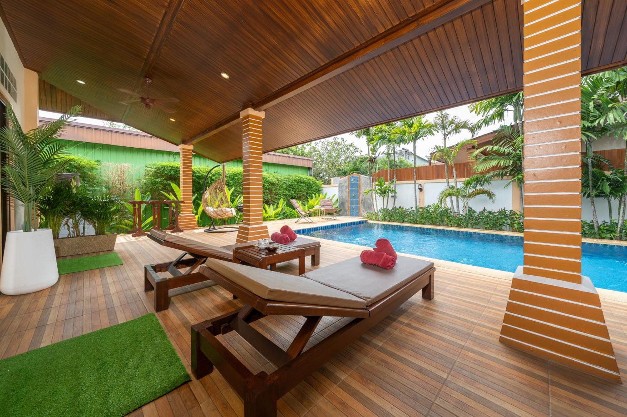 Luxury Pool Garden