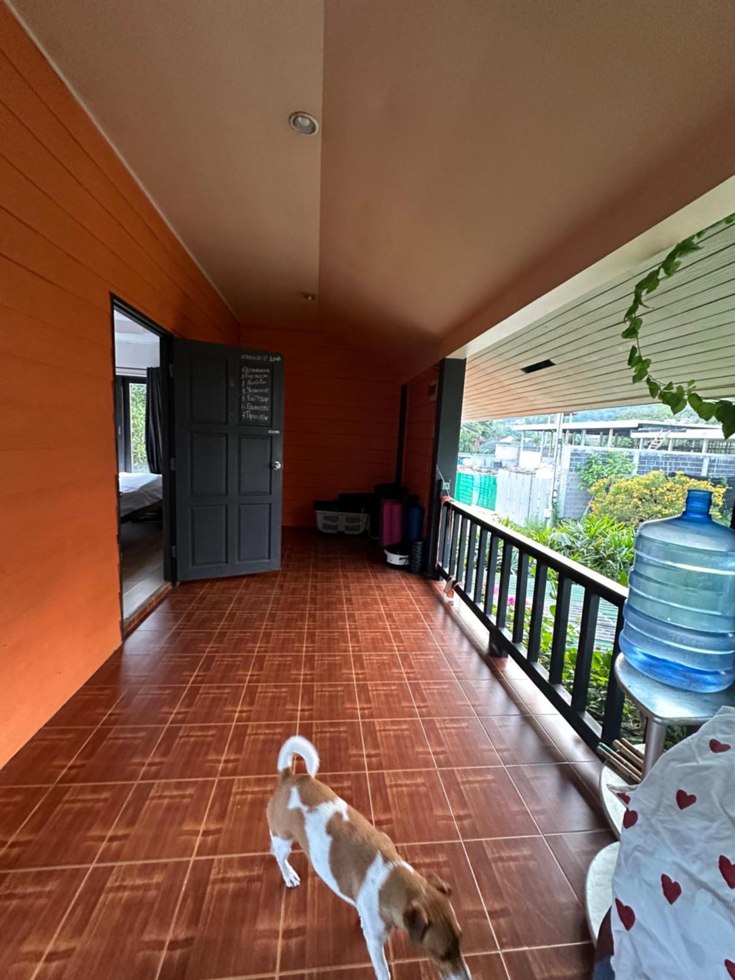 двухэтажный дом в саду с видом на будду 3 комнаты, 2 террасы Vakantiehuis *