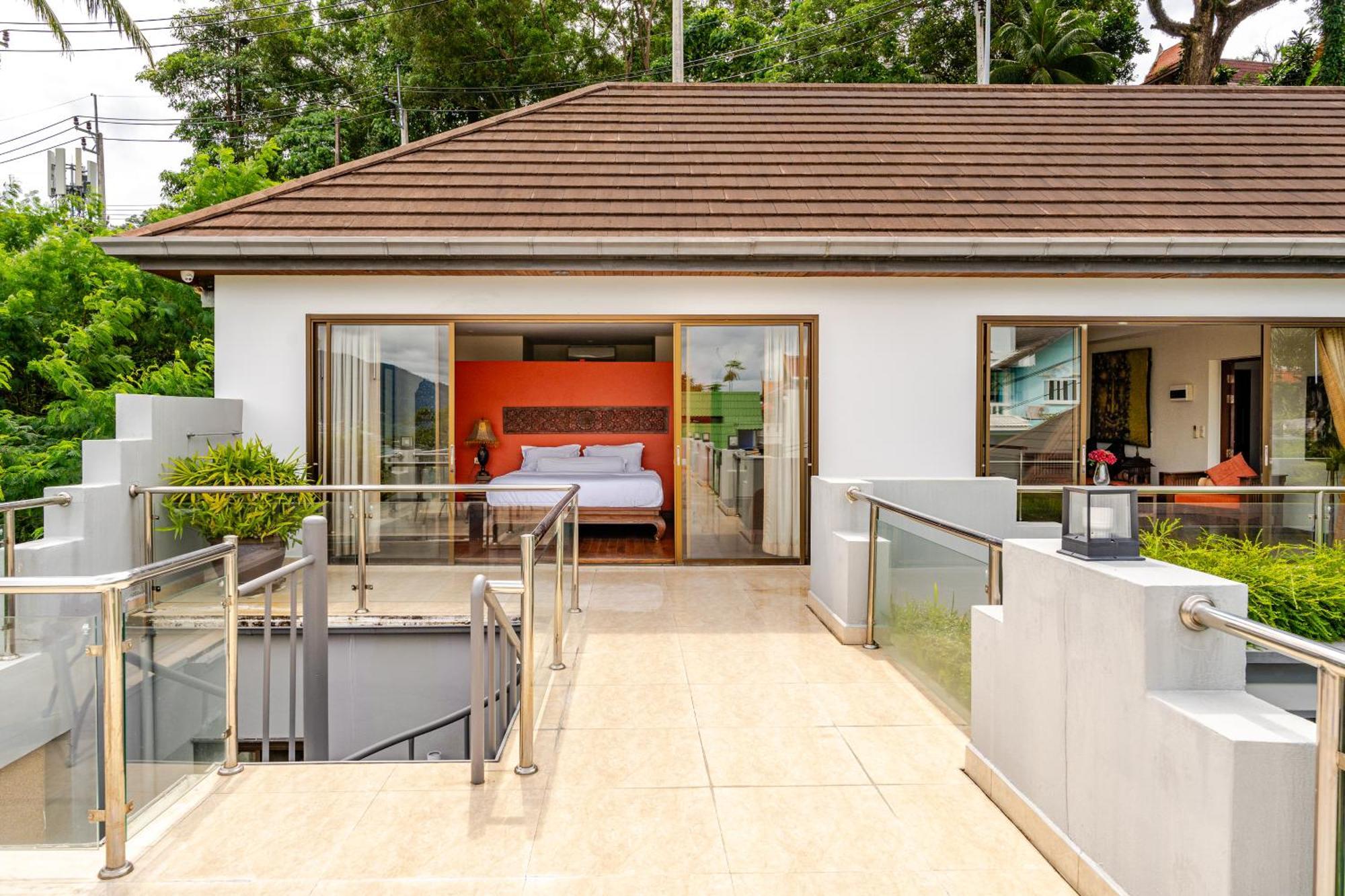 Villa Luxury 4br With Pool & Ocean Views On *