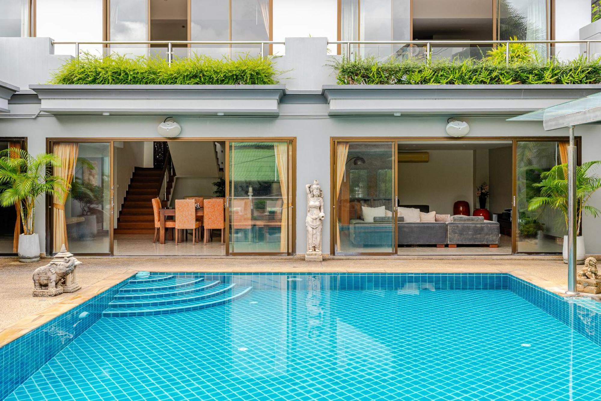 Luxury 4br With Pool & Ocean Views On