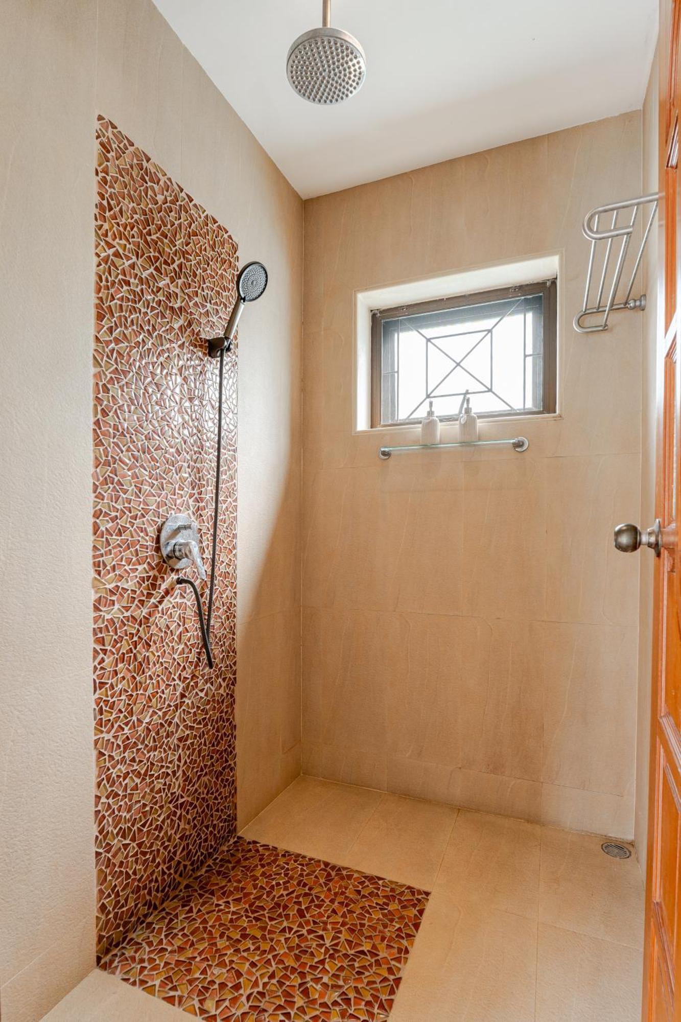 Villa Luxury 4br With Pool & Ocean Views On