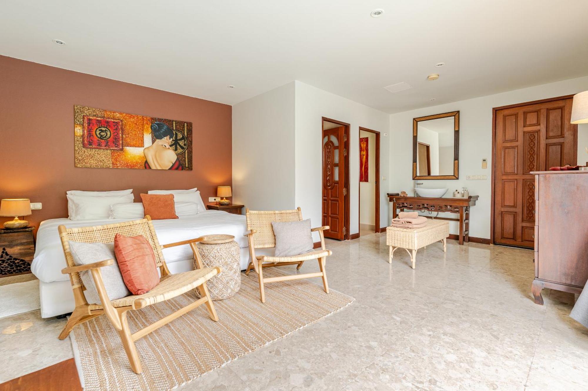 Luxury 4br With Pool & Ocean Views On Patong