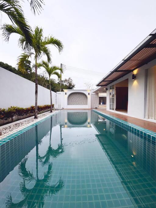 Luxury Pool In Phuket