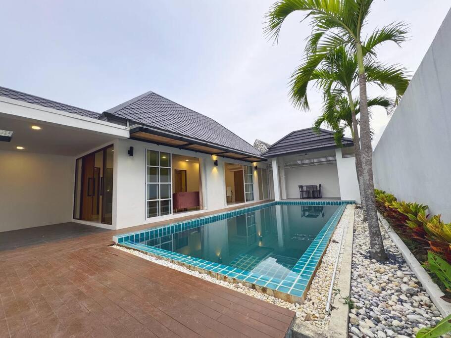 Luxury Pool In Villa