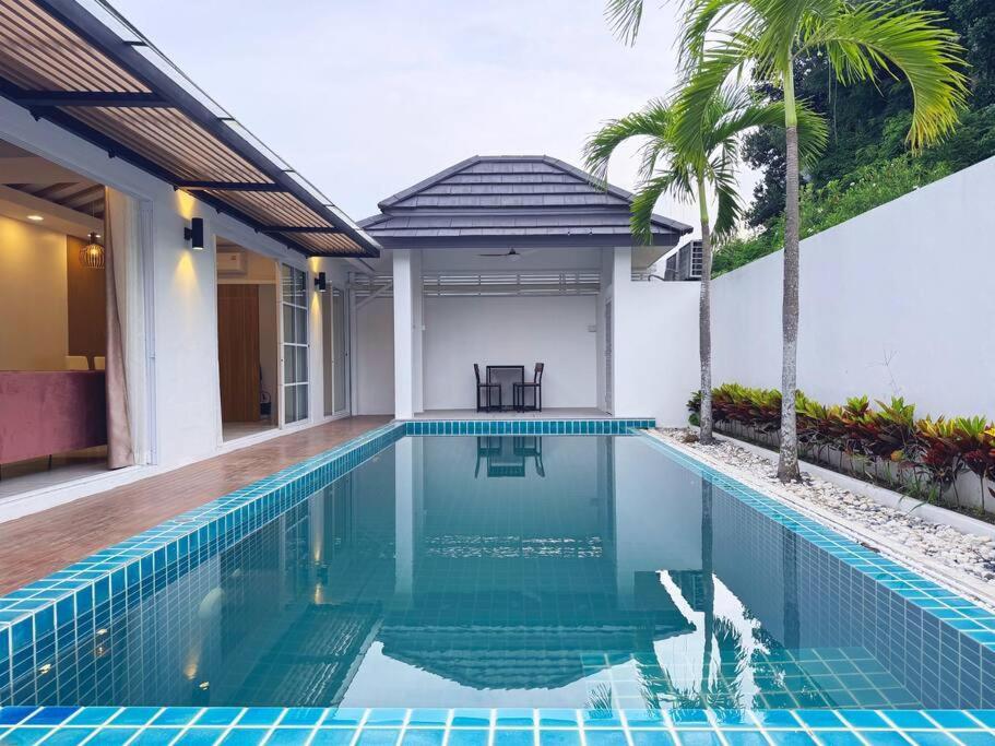 Luxury Pool In Villa *