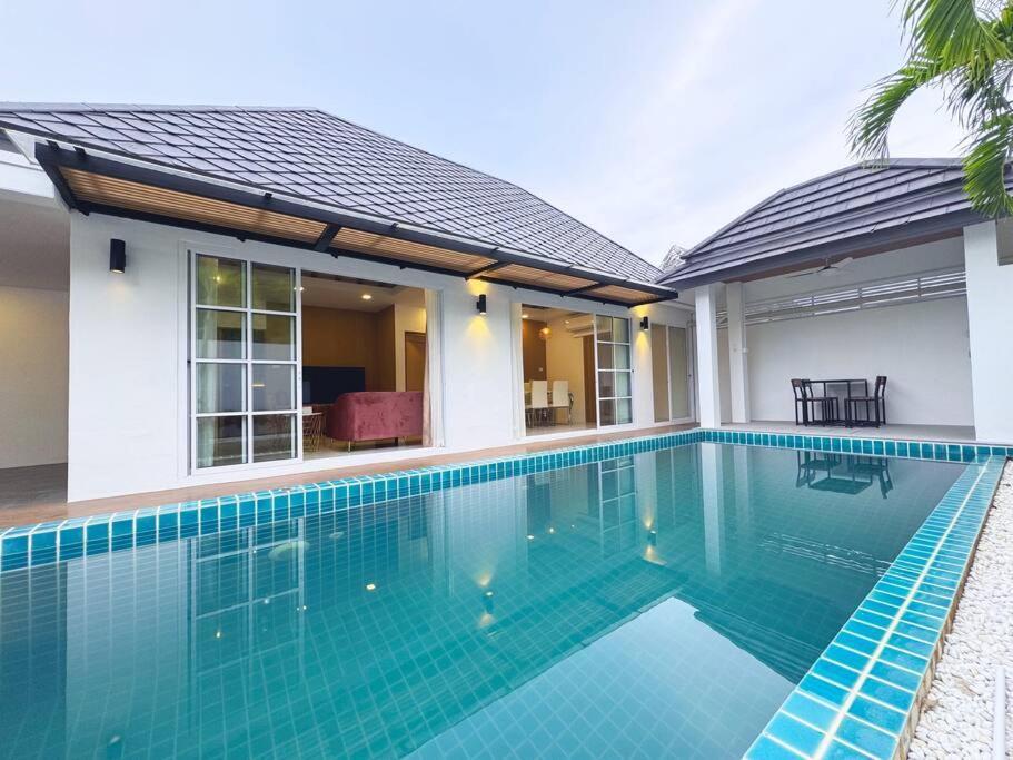 Luxury Pool In * Phuket