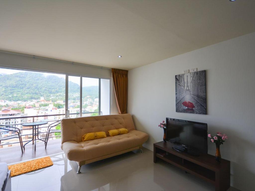 Phuketbnbdotcom, Poolmountainveiws, Large Balcony Apartment *