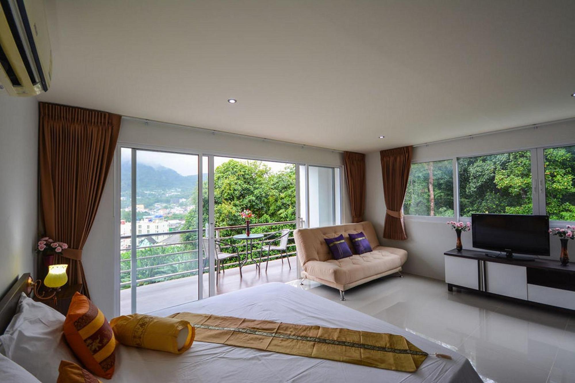 Apartment Phuketbnbdotcom, Poolmountainveiws, Large Balcony *