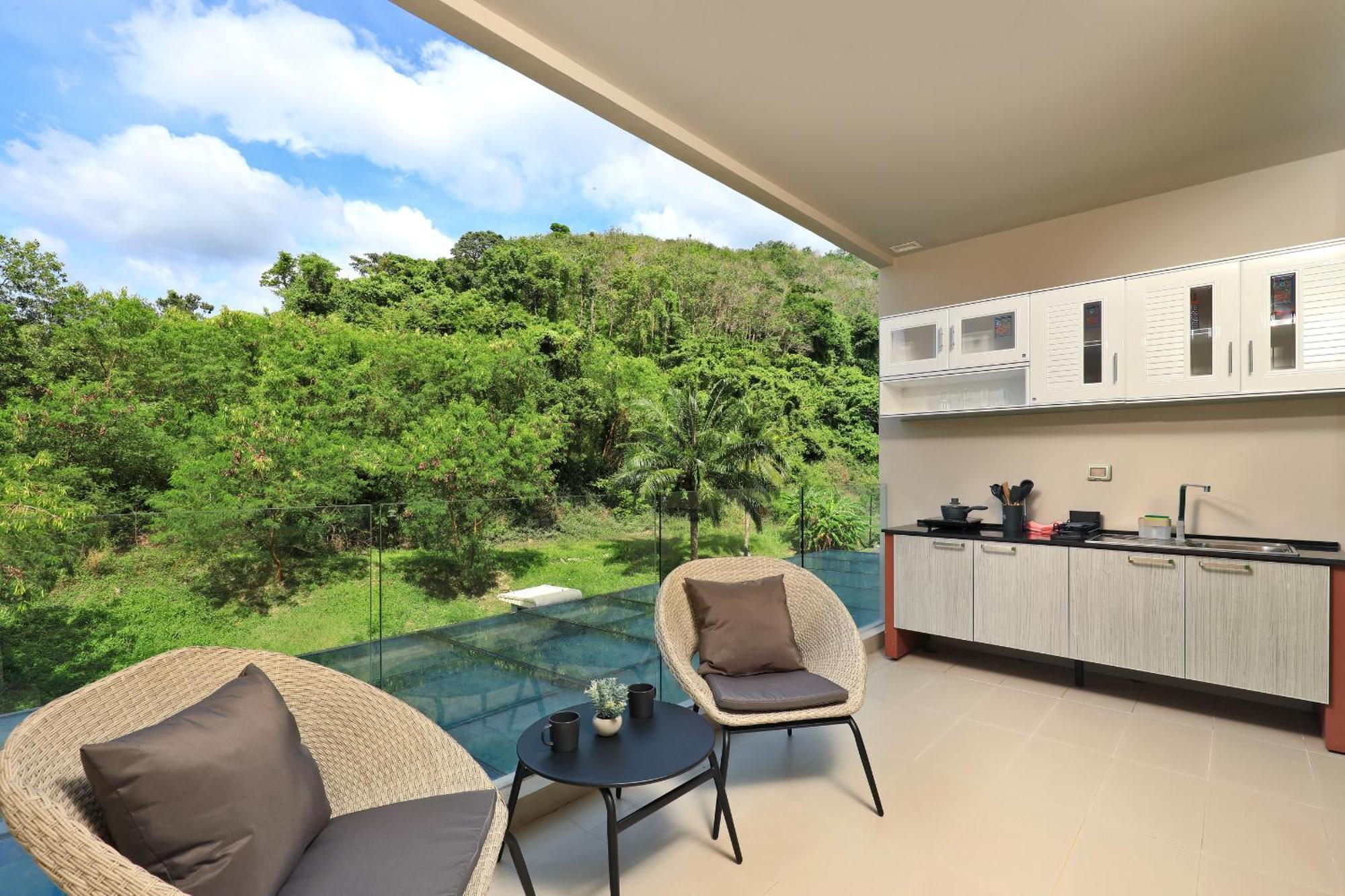 Apartment Spacious Near Karon By Pro