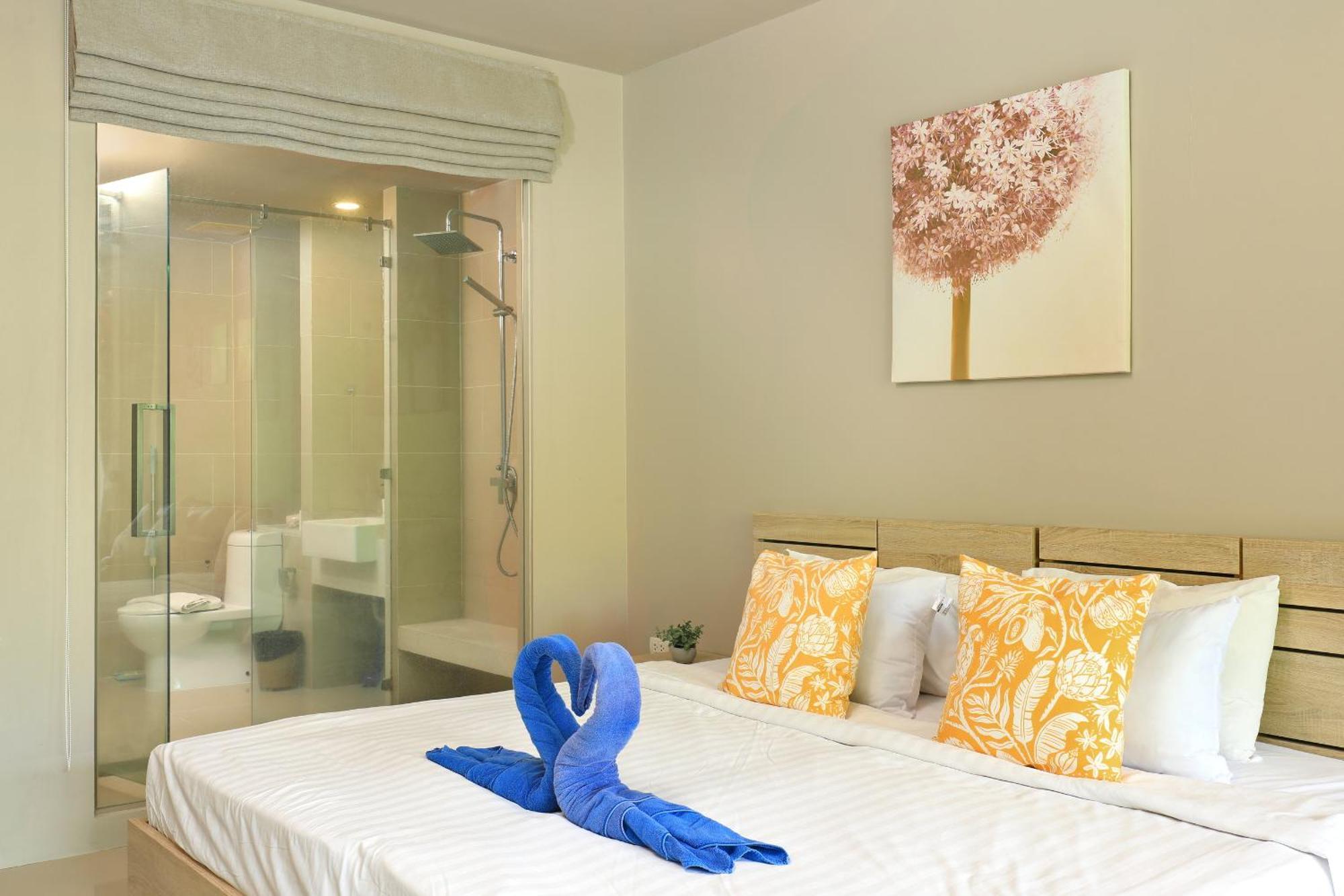 Apartment Spacious Near Karon By Pro