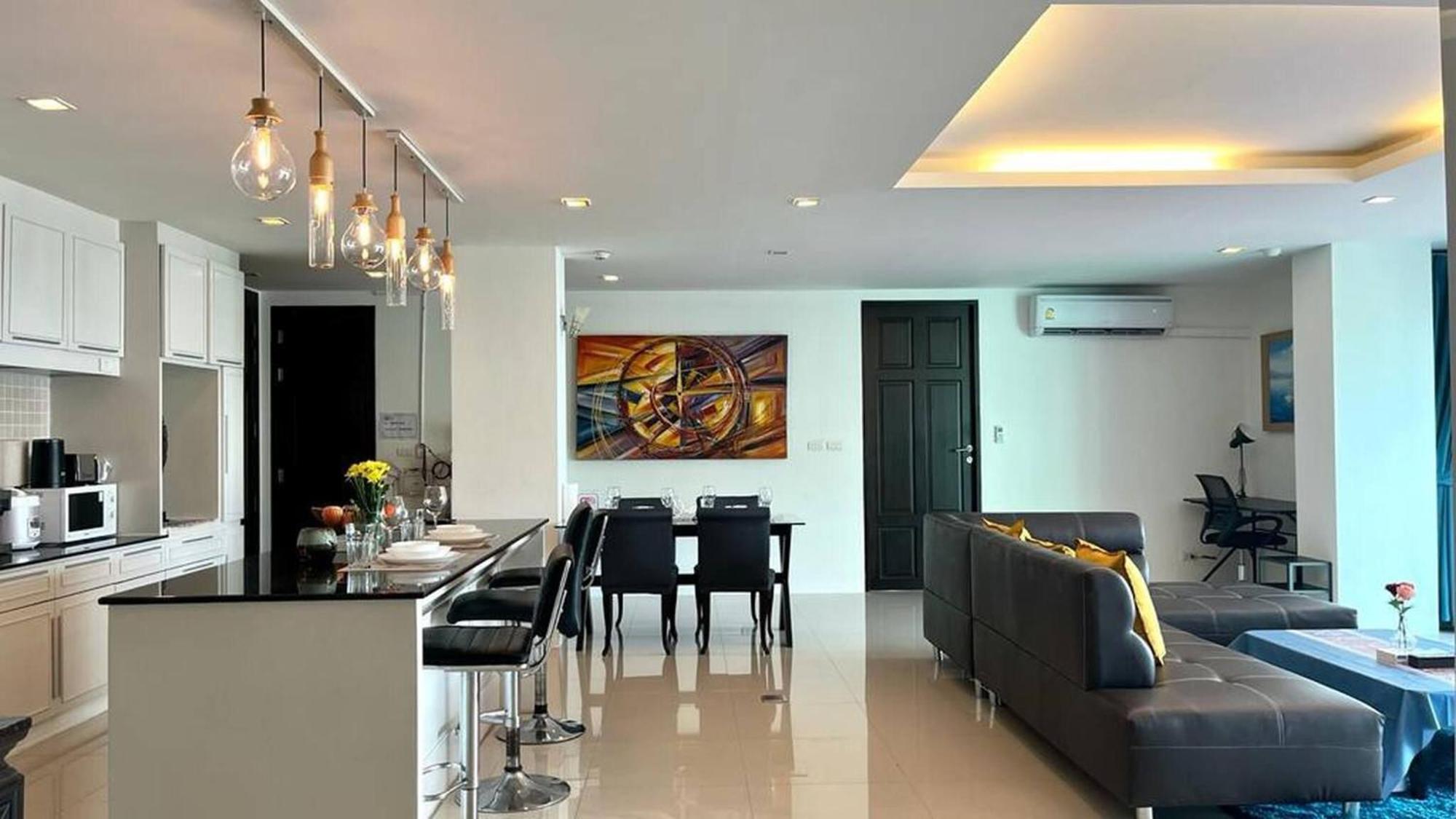 618-penthouse 3 Bedrooms Walking To