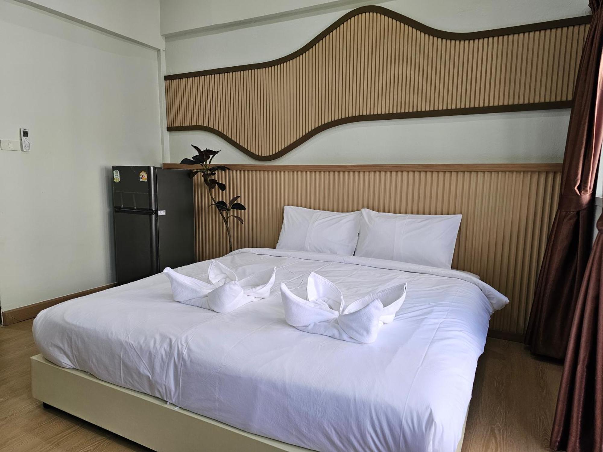 Lub Nai Hostel Patong