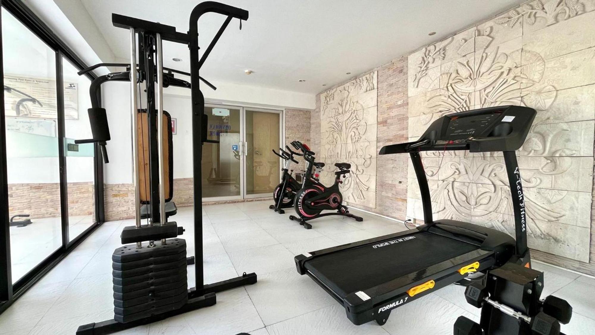 Partial Seaview On 11 Floor Near Jungceylon, Bangla Street Apartment *