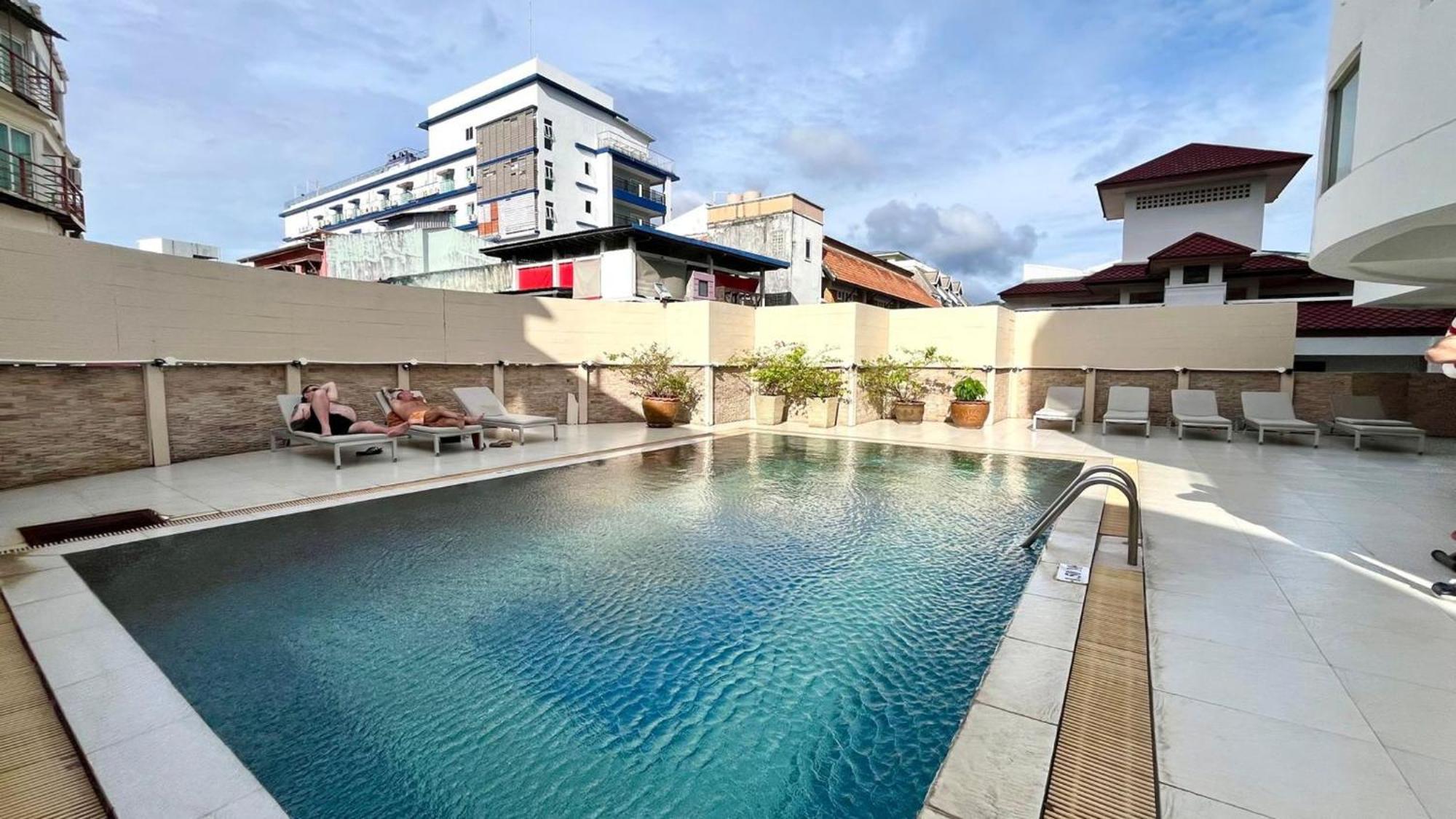 Partial Seaview On 11 Floor Near Jungceylon, Bangla Street *