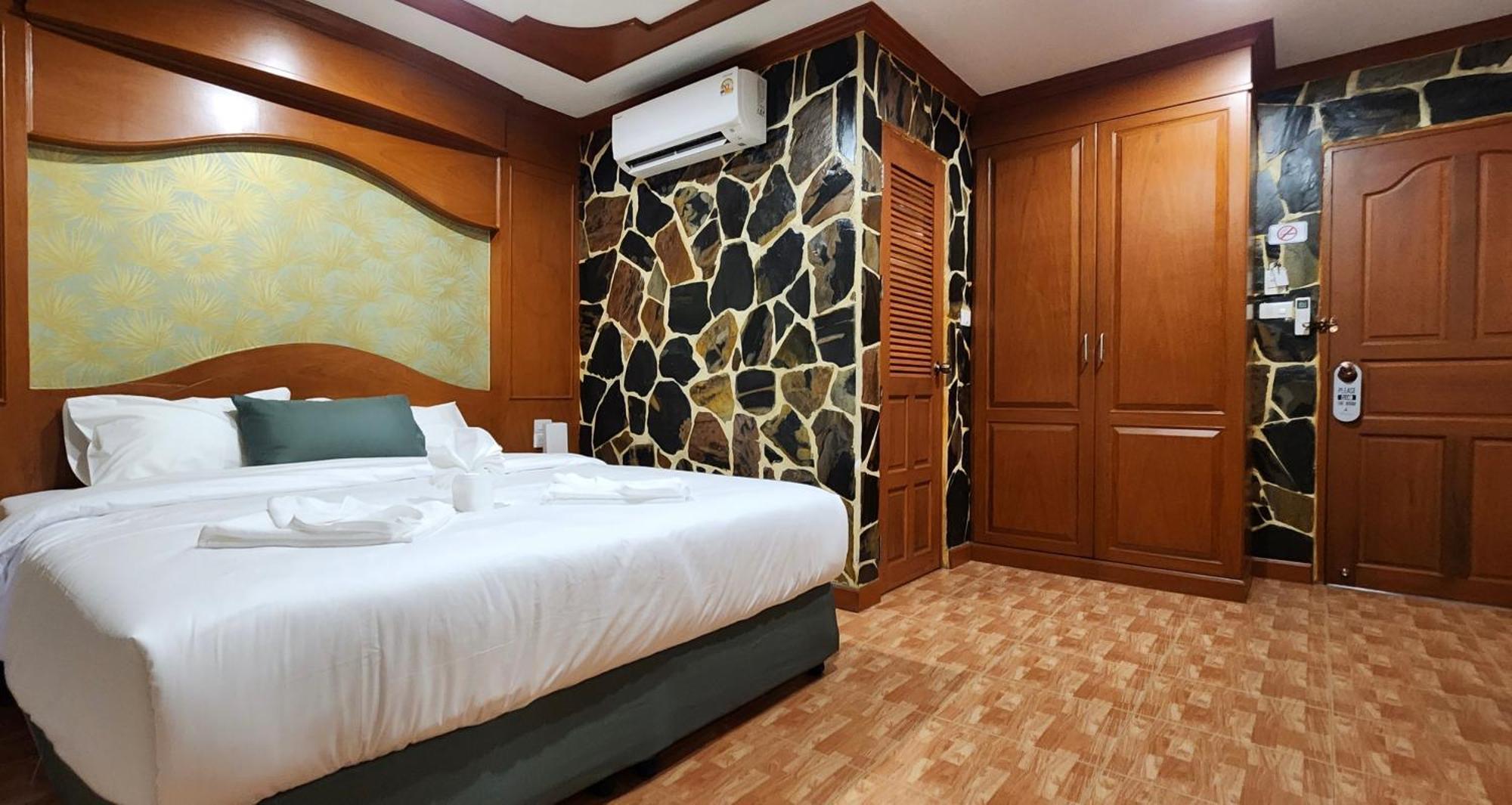 Arya Inn