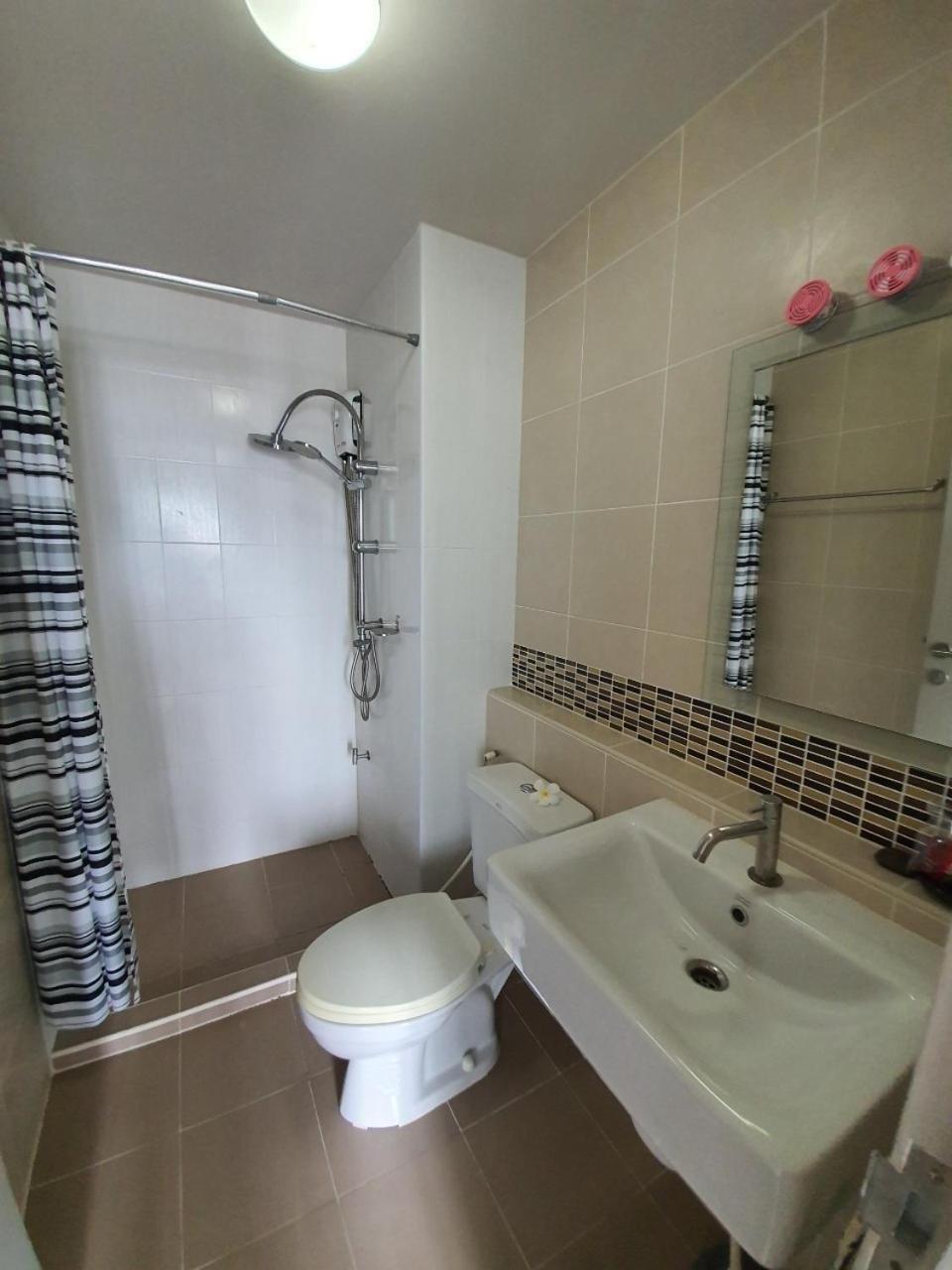 Dcondo Creek Poolview By Lachambre Apartment
