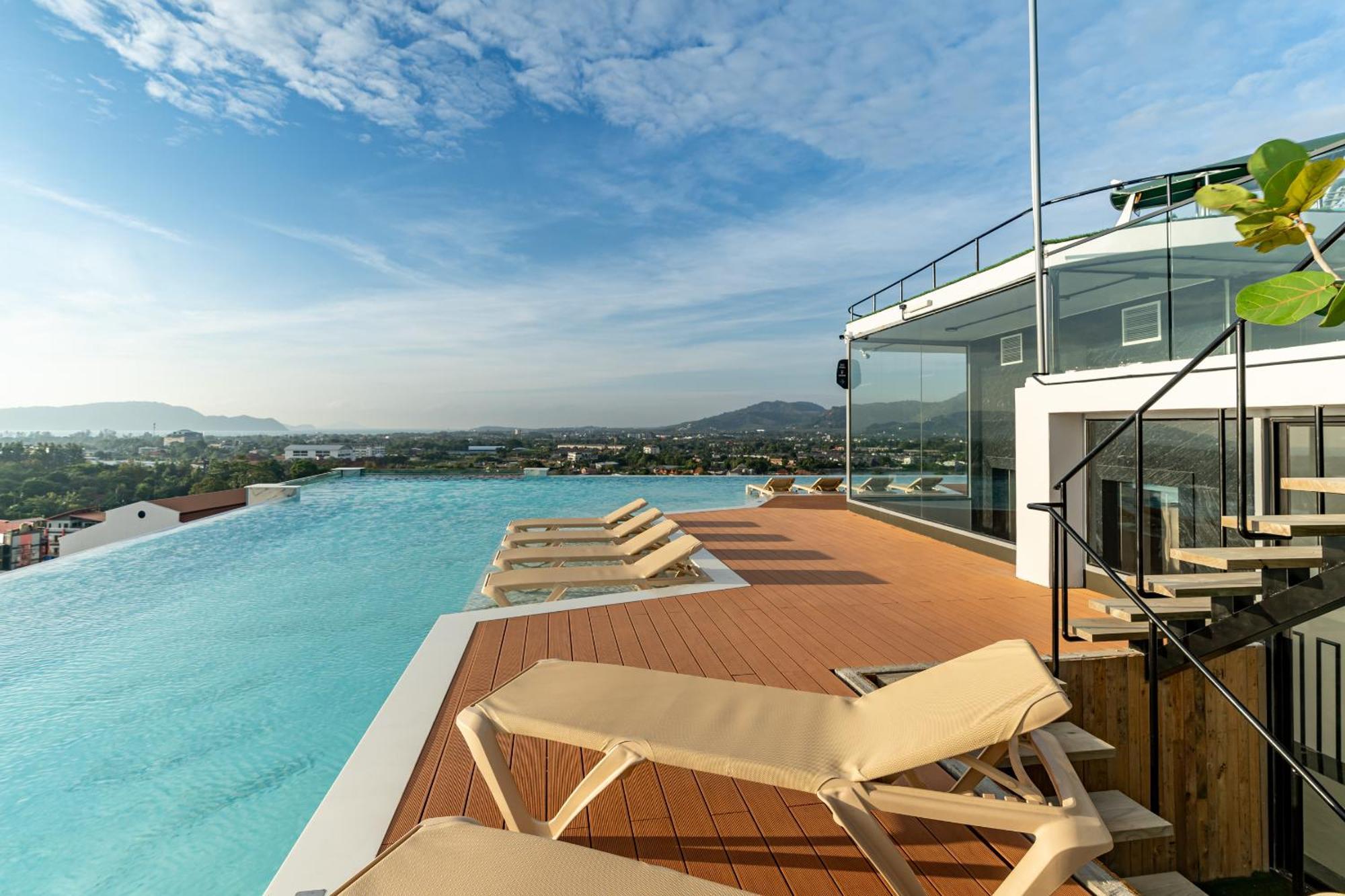 The Blue Mavi 4*