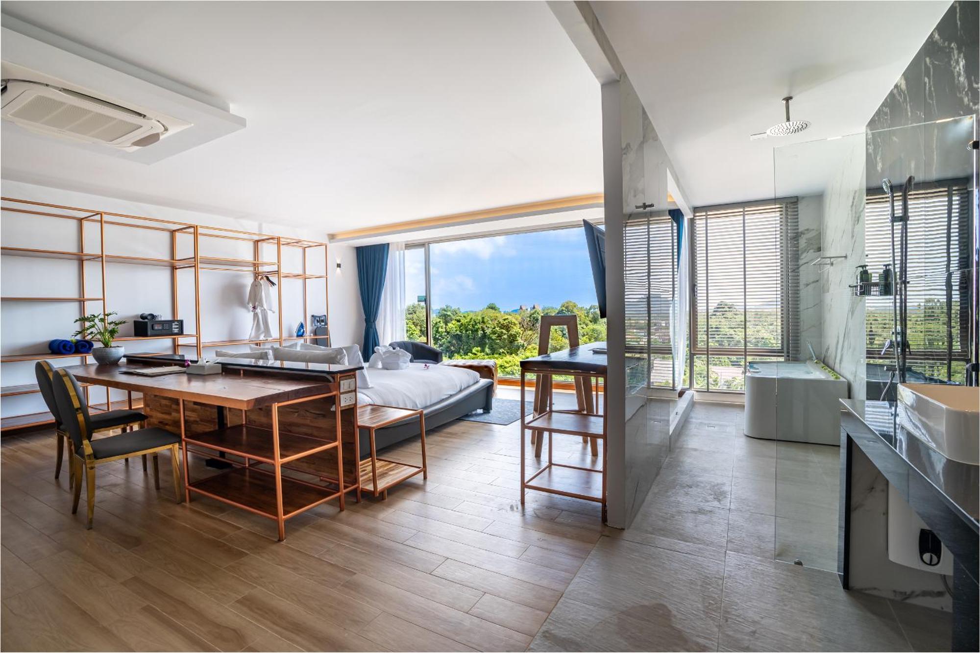 Hotel The Blue Mavi Chalong